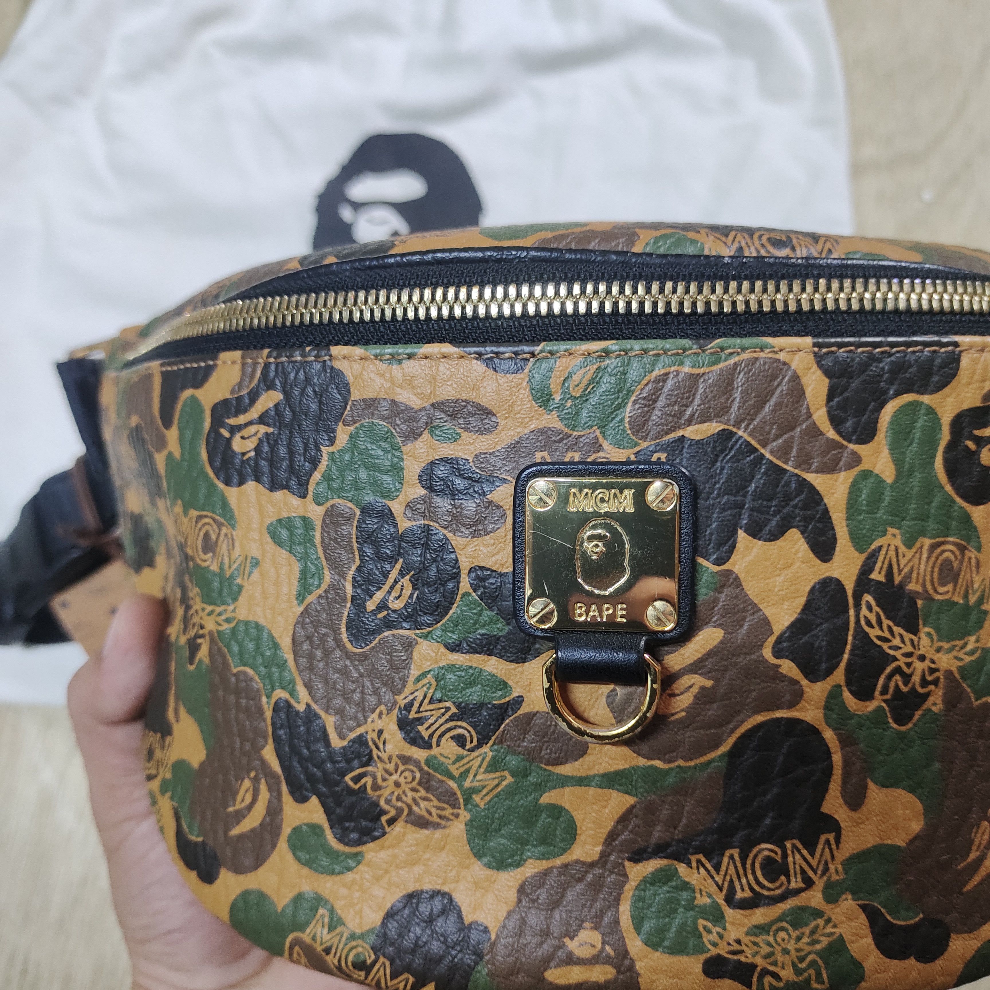 Bape × MCM MCM X BAPE BELT BAG VISETOS CAMO Size ONE SIZE - 6 Thumbnail