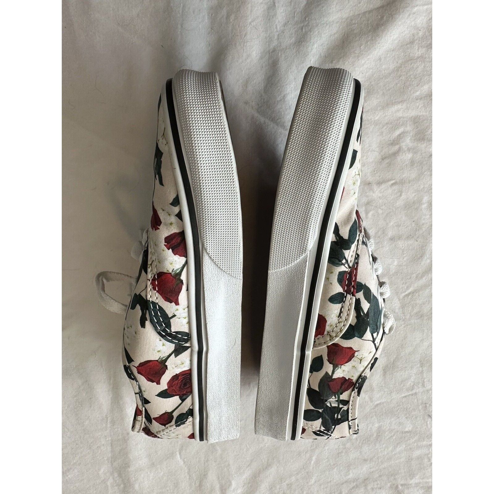 Vans VANS Authentic shoes women Sz 5.5/ Mens 4 Roses Flower Skate Size US 5.5 / IT 35.5 - 10 Thumbnail