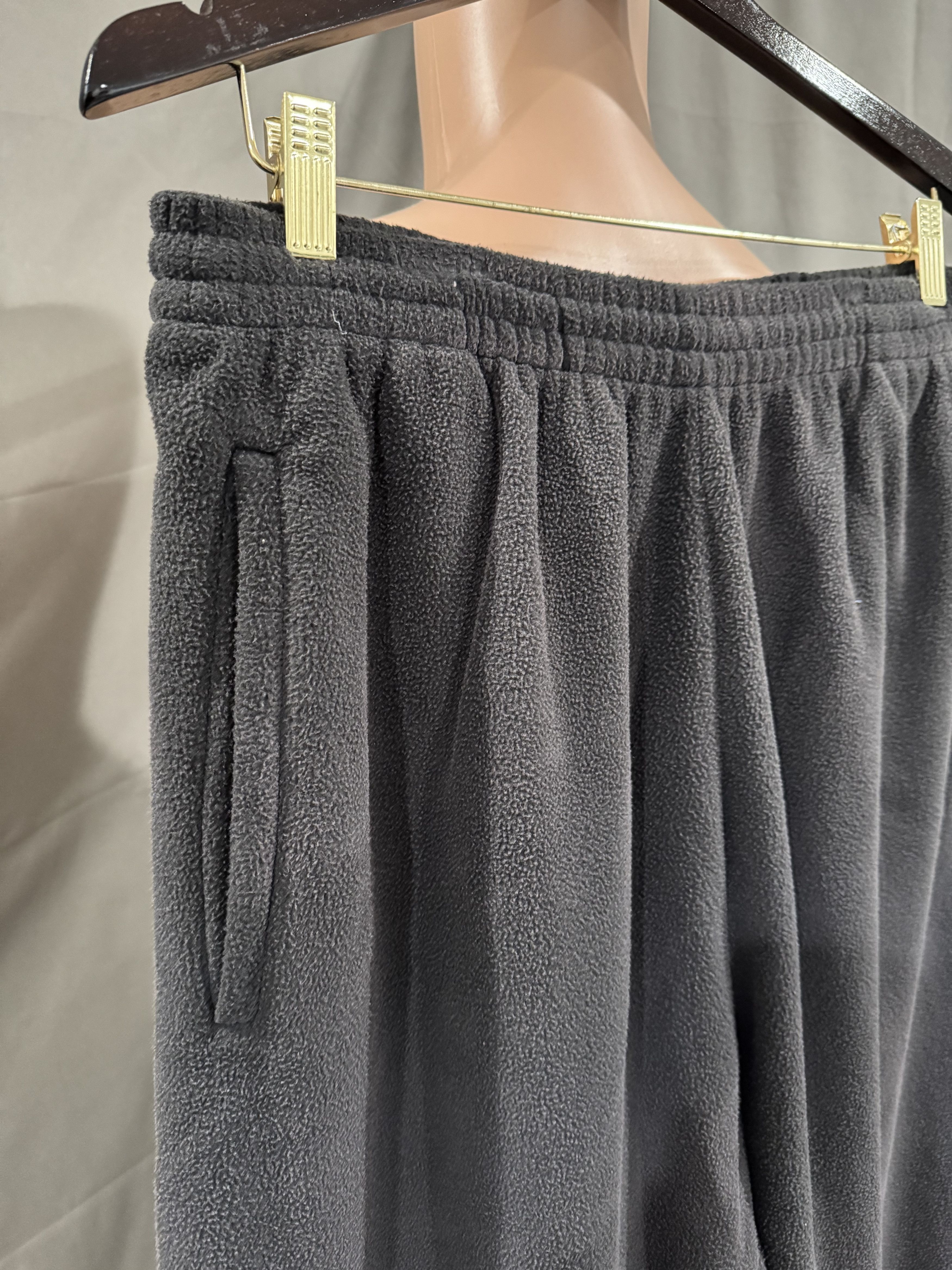 Gap × Yeezy Yeezy Gap LA H10 Polar Fleece Black Sweatpants Size Medium Size US 32 / EU 48 - 4 Thumbnail