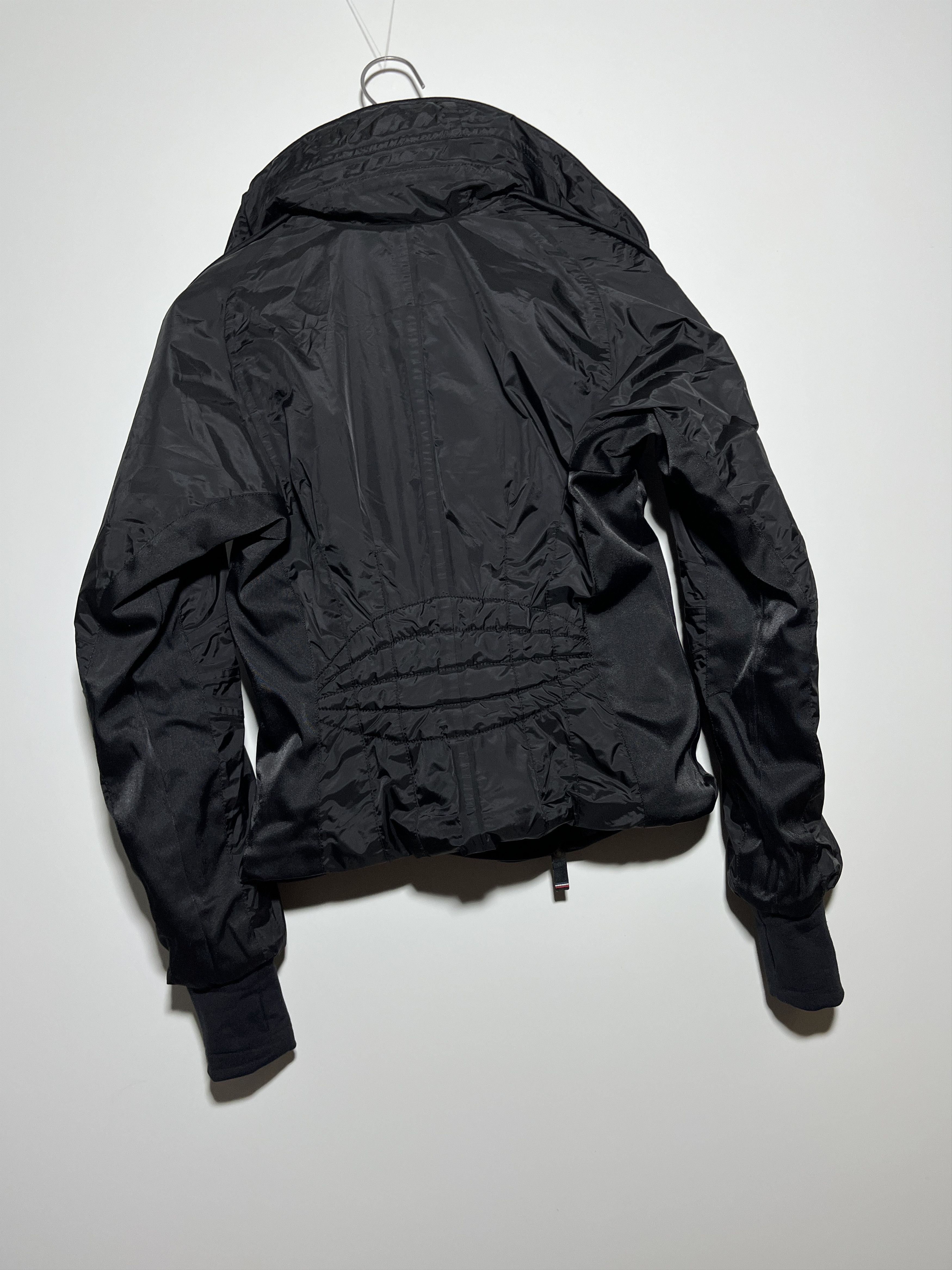 Moncler Vintage Y2K Moncler Women's Black Hooded Ski Jacket Size S Size S / US 4 / IT 40 - 10 Thumbnail