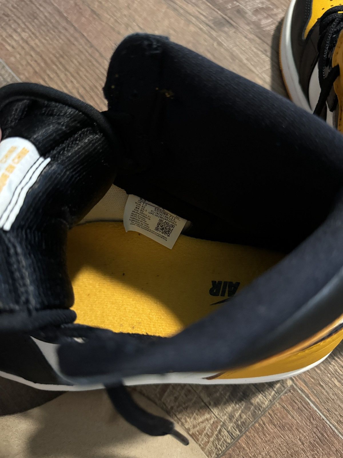 Jordan Brand VNDS Air Jordan 1 Retro Nike Yellow Toe Size US 8.5 / EU 41-42 - 5 Thumbnail