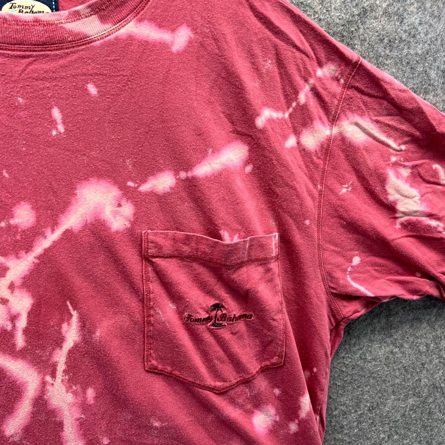 Tommy Bahama VINTAGE Tommy Bahama Shirt Mens Large Pink Washed Crewneck Pocket Tee Y2K Size US L / EU 52-54 / 3 - 7 Thumbnail