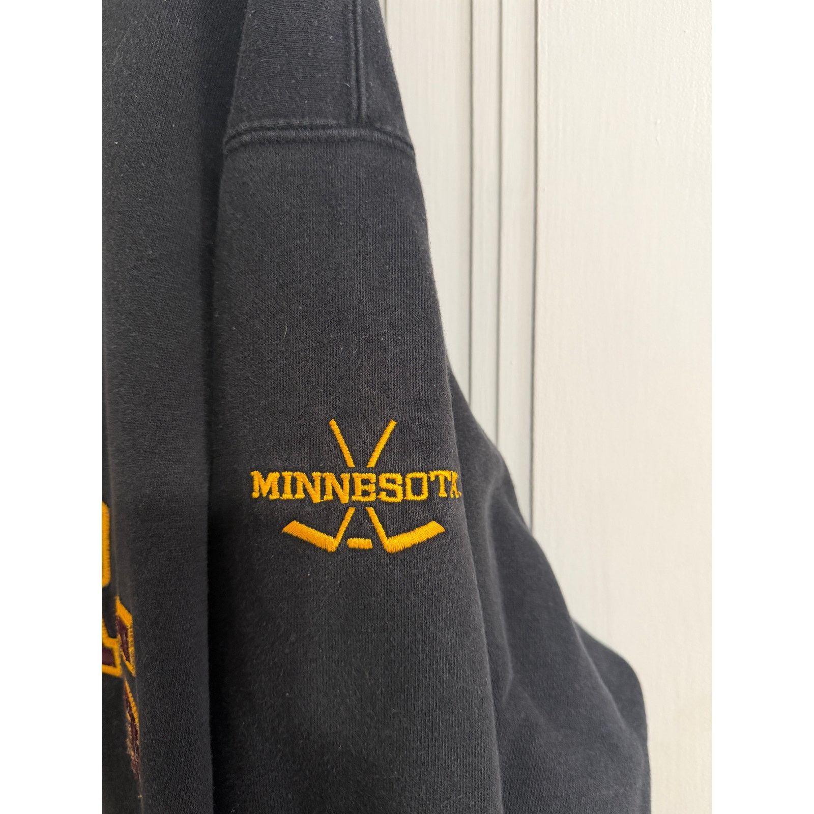 NCAA Minnesota Gophers Hockey Hoodie Sweatshirt Size XL Size US XL / EU 56 / 4 - 4 Thumbnail