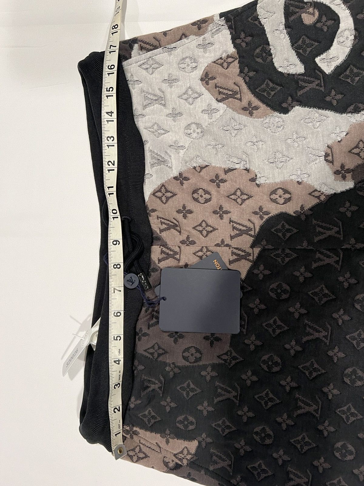 Louis Vuitton Louis Vuitton men’s monogram face shorts. XL Size US 36 / EU 52 - 4 Thumbnail
