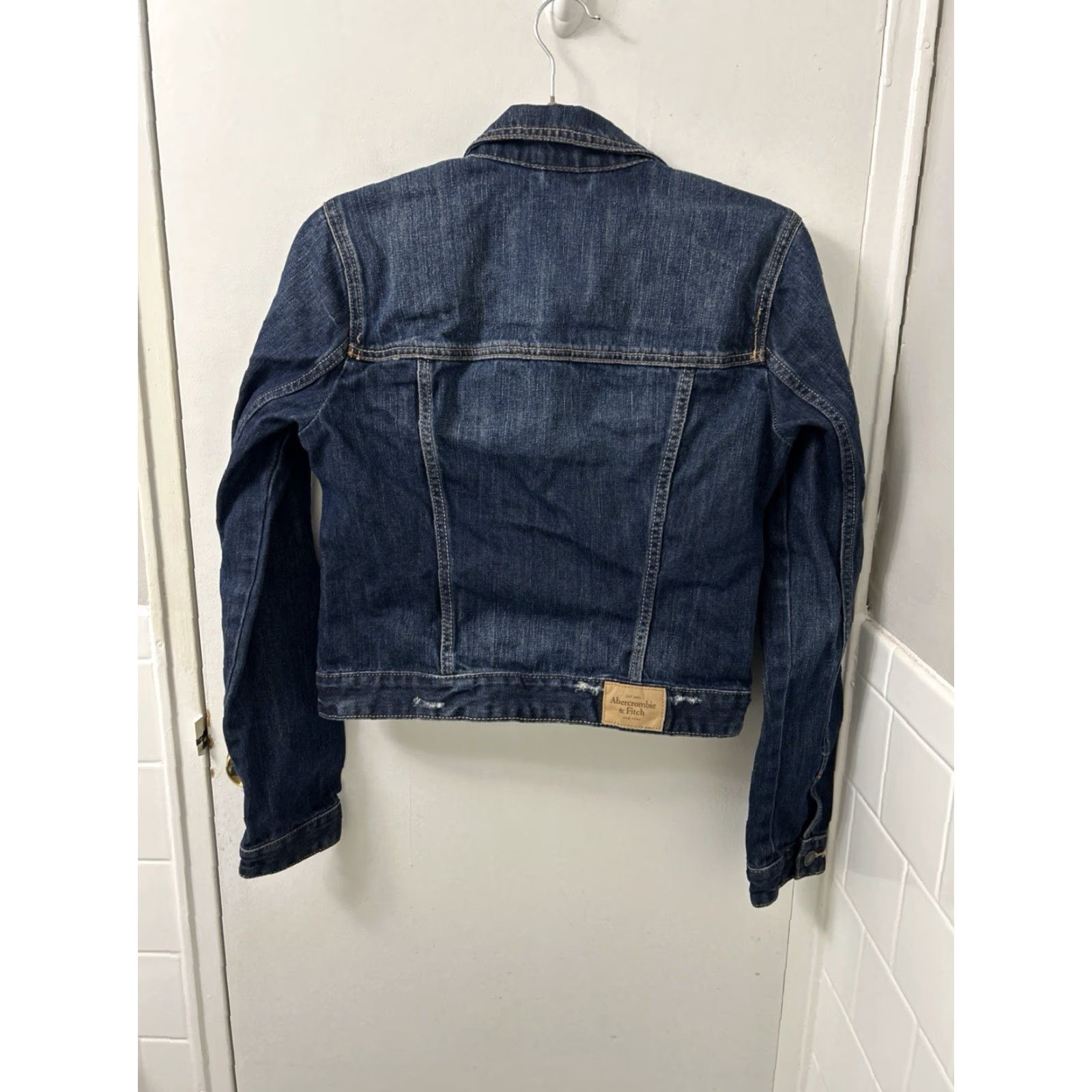 Abercrombie & Fitch Abercrombie & Fitch Denim Jacket Womens M Dark Wash Trucker Distressed Button Front Collared Classic Vintage No Size M / US 6-8 / IT 42-44 - 7 Thumbnail