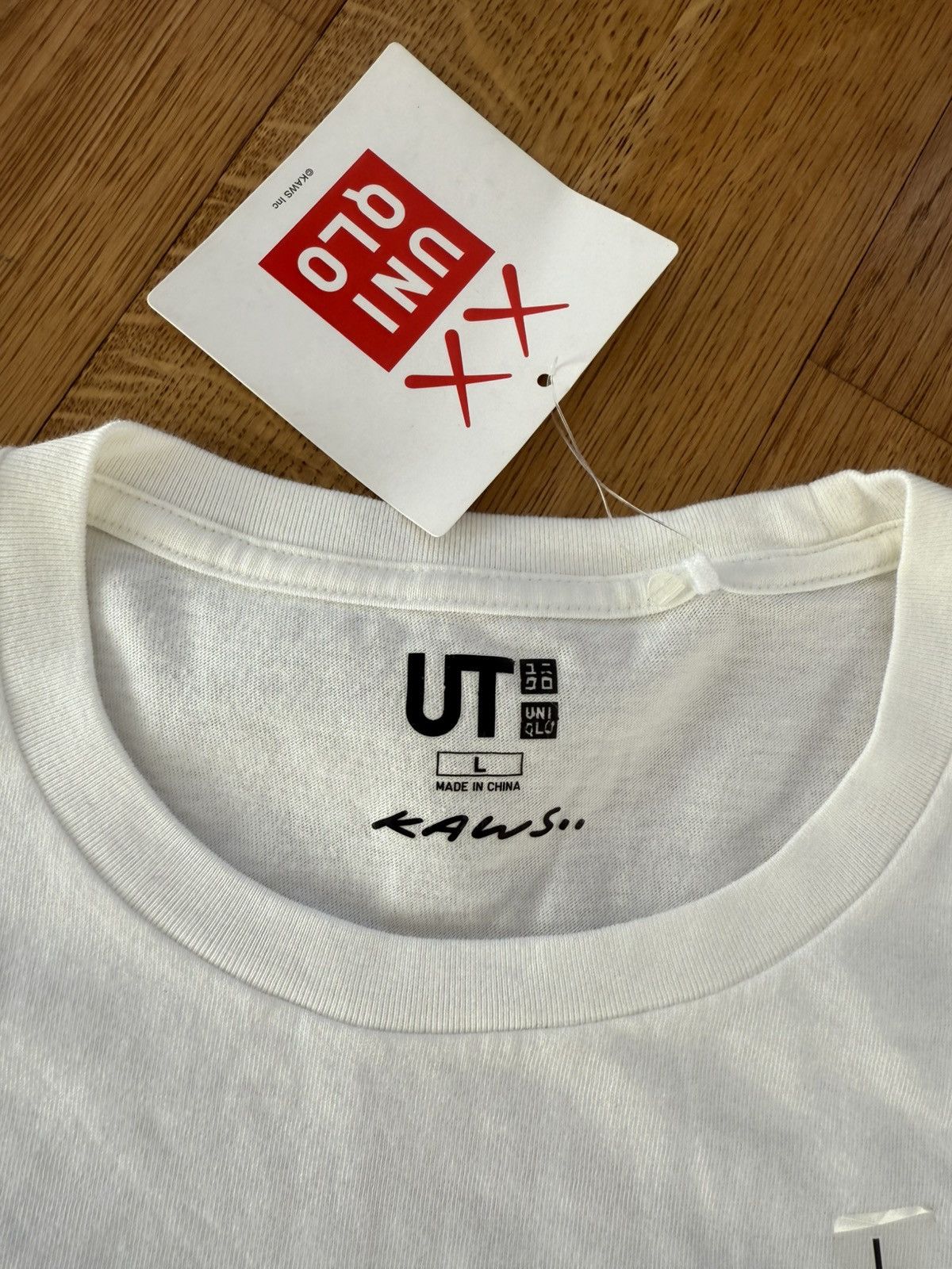 Kaws × Uniqlo Kaws ‘Passing Through’ T Size US L / EU 52-54 / 3 - 4 Thumbnail