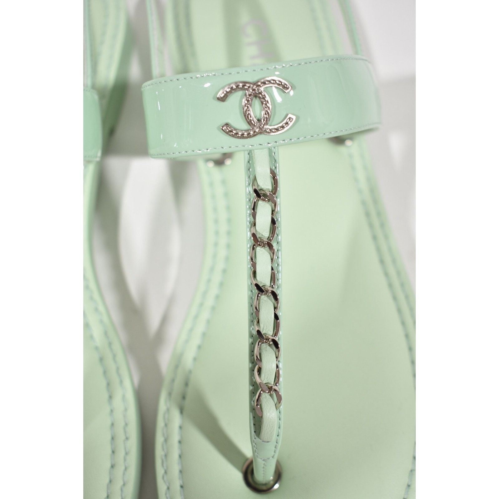 Chanel Chanel 22C Green Patent Silver Chain CC Logo Mule Slide Size US 7 / IT 37 - 5 Thumbnail