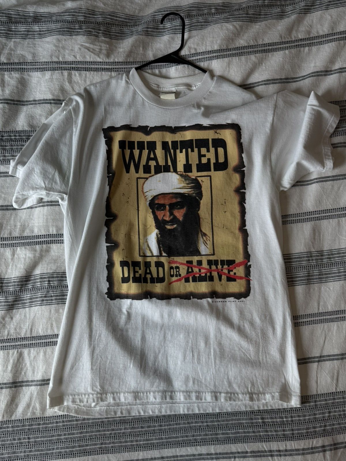 Vintage Osama Wanted Vintage tee 2001 Size US L / EU 52-54 / 3 - 1 Thumbnail