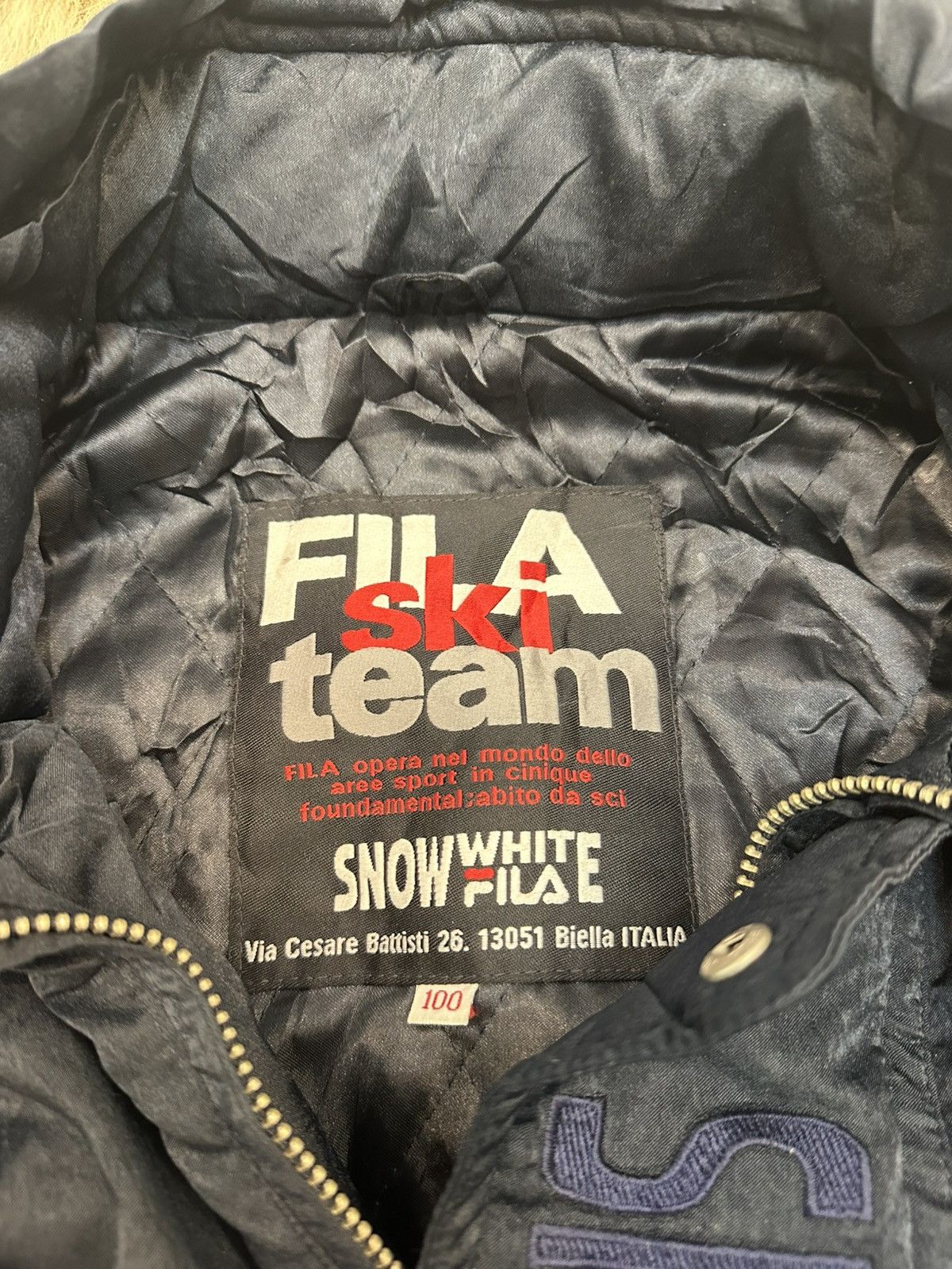 Fila Vintage FILA Snow White Women’s Ski Jacket — fur Back — 90s Size M / US 6-8 / IT 42-44 - 6 Thumbnail