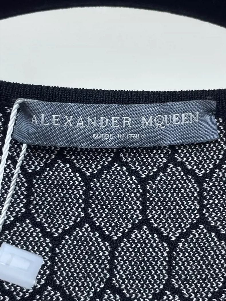 Alexander McQueen Alexander Mcqueen Black and white hexagonal pattern knitte Size XS / US 0-2 / IT 36-38 - 6 Thumbnail