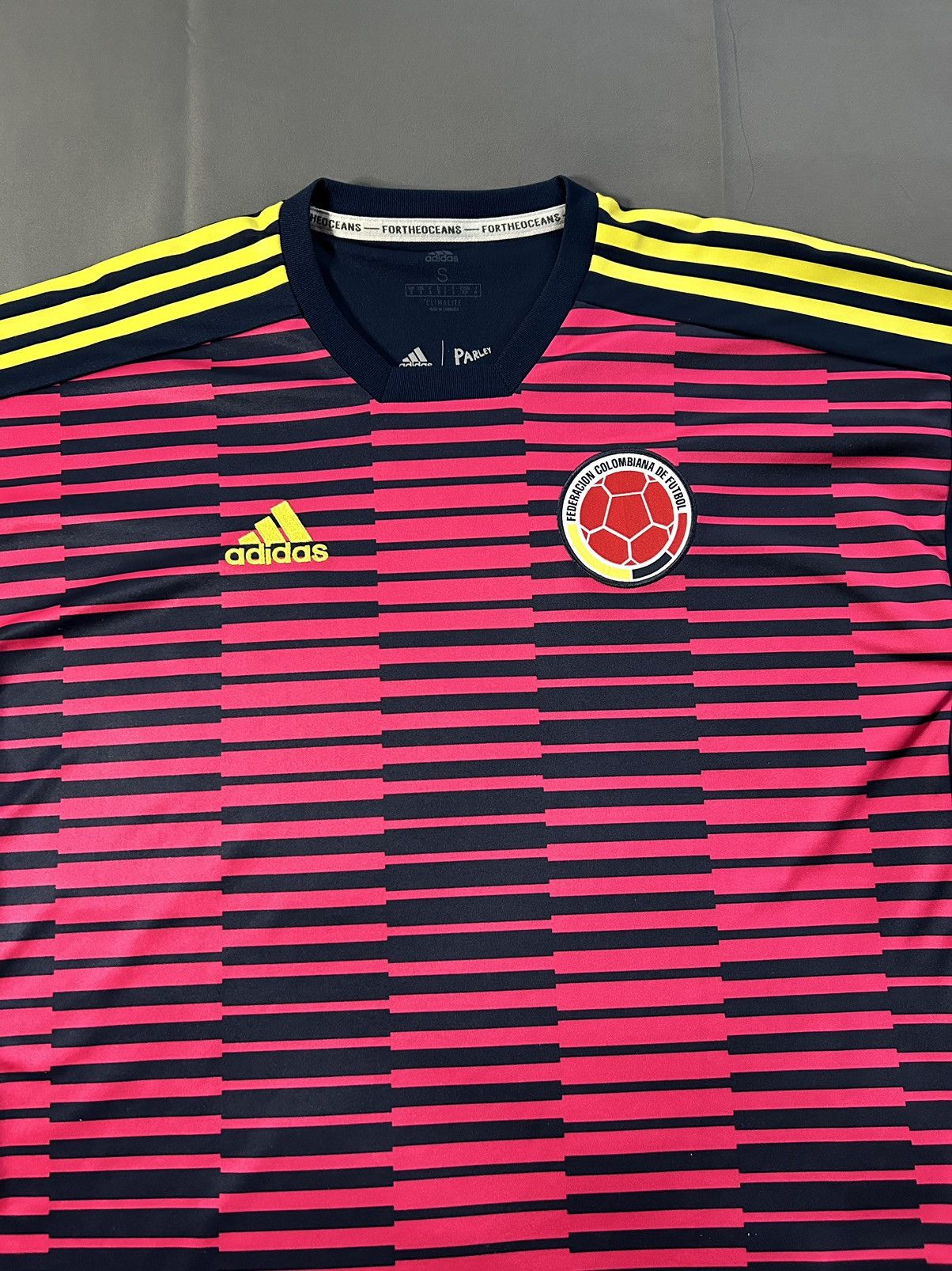Adidas Adidas Colombia 2018 Pregame Training Jersey Size US S / EU 44-46 / 1 - 2 Thumbnail