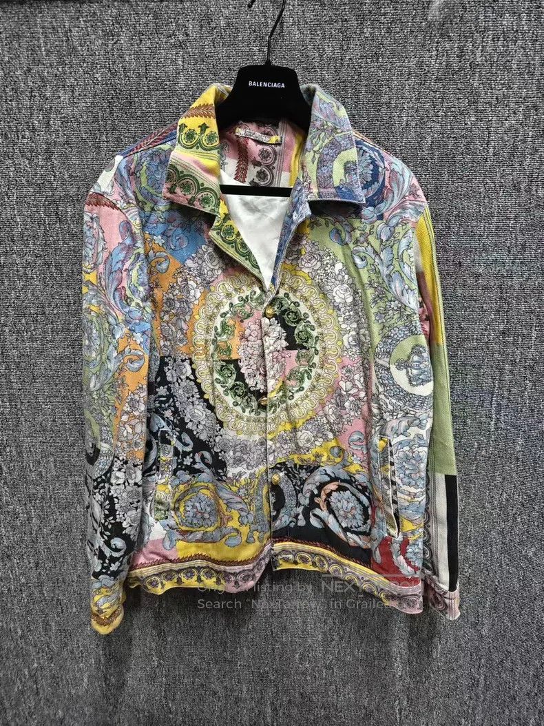 Versace Versace Reworked denim jacket full of flowers Size US S / EU 44-46 / 1 - 1 Thumbnail