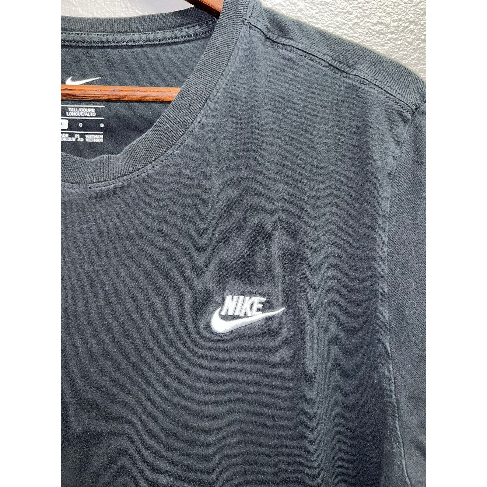 Nike Nike Shirt Swoosh Black Emblem Short Sleeve Logo Tee Large Size US L / EU 52-54 / 3 - 3 Thumbnail