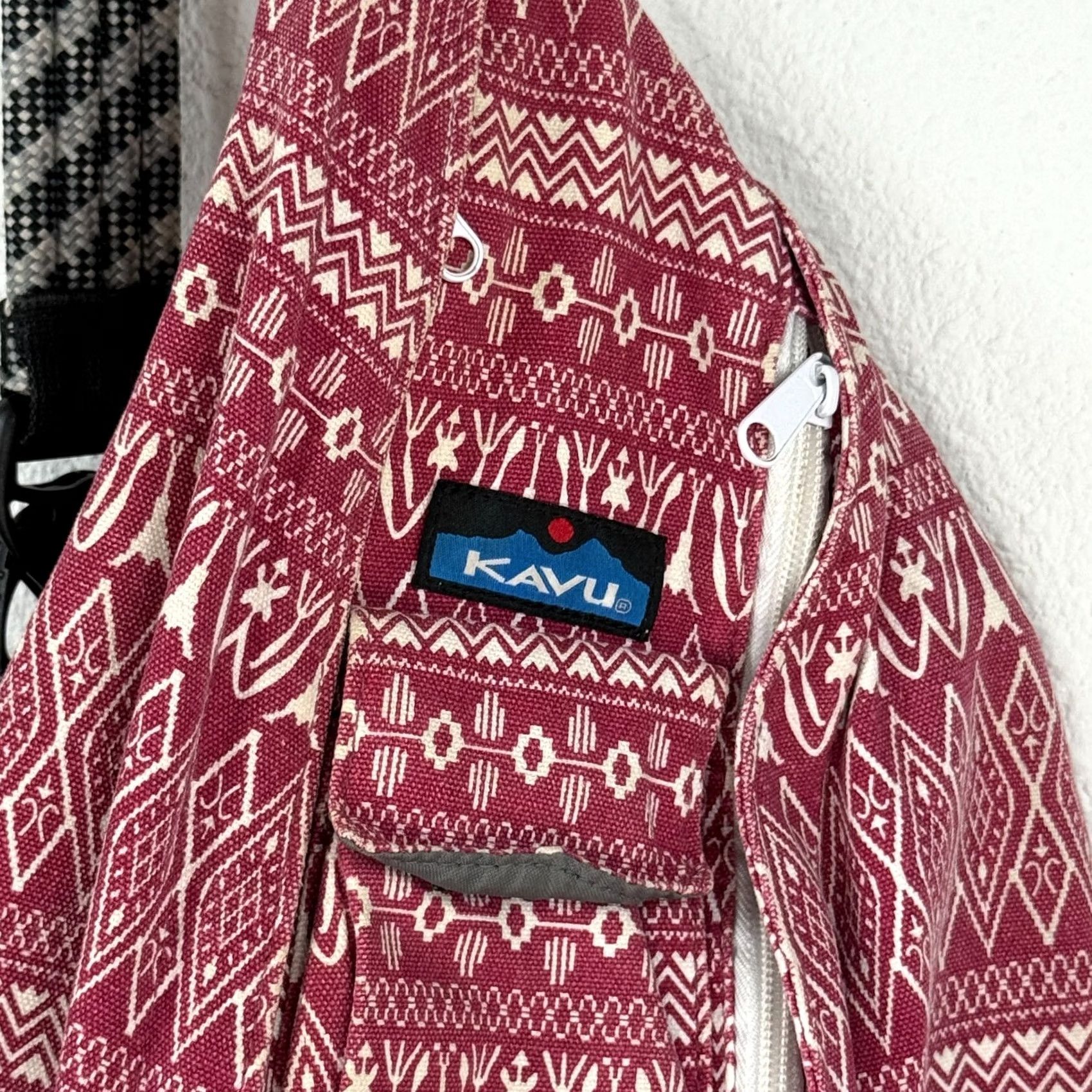 KAVU KAVU Rope Sling Bag Crossbody Tribal Red & White, Medium, Unisex Adults, Geometric Pattern, Canvas/Cotton, Adjustable Strap, Pockets, Vintage: No Size ONE SIZE - 3 Thumbnail