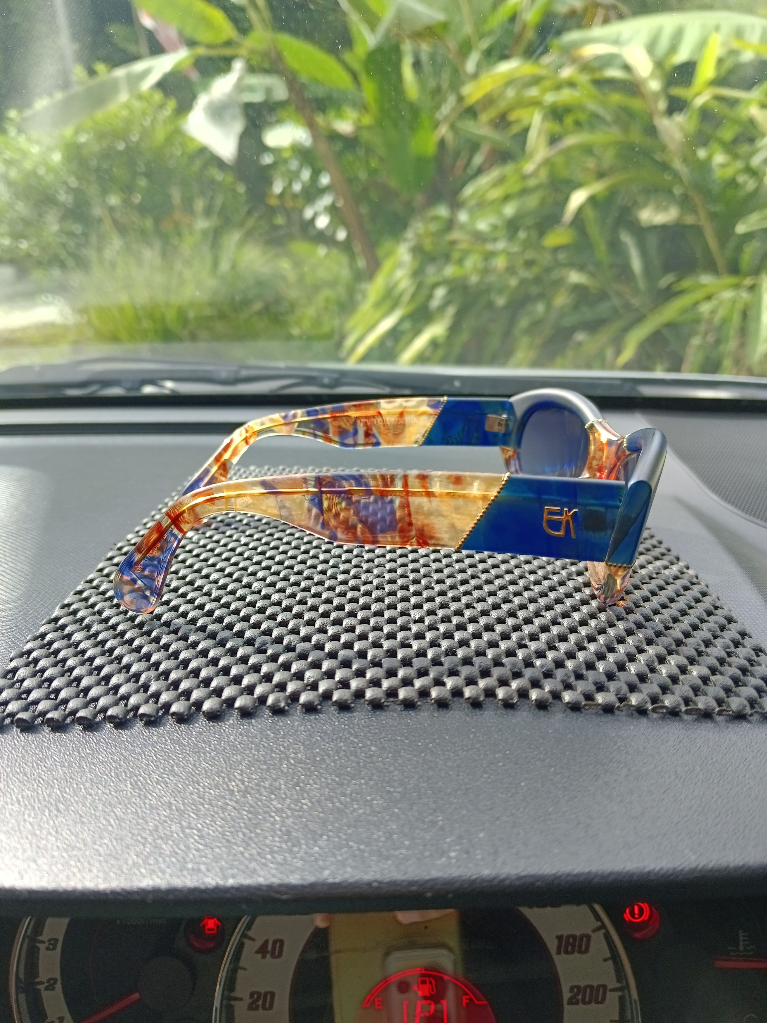 Emmanuelle Khanh Emmanuelle Khanh Paris Oversized Cat-Eye Sunglasses Size ONE SIZE - 3 Thumbnail