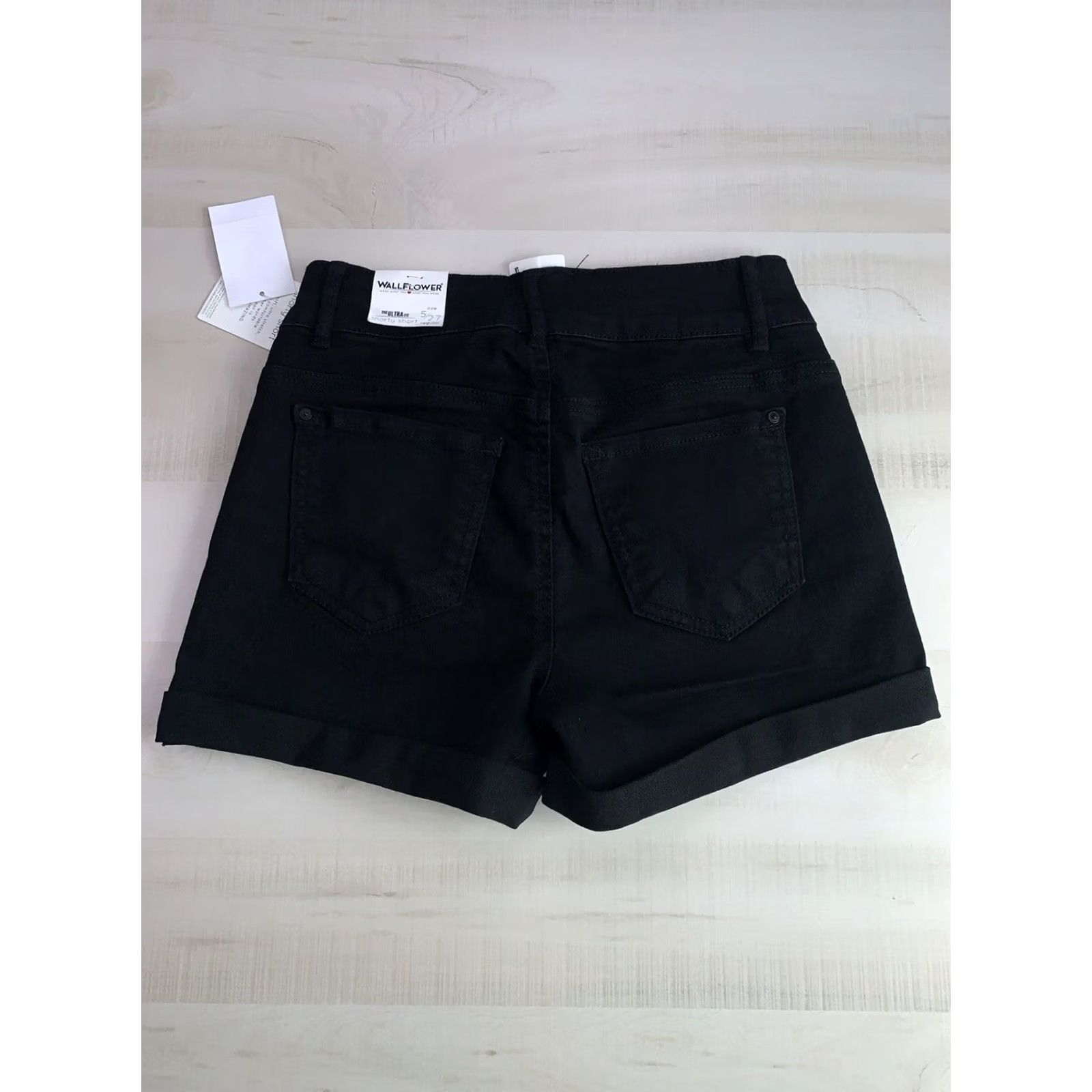Vintage Wallflower Shorts The Ulta Fit Shorty Short Women’s Teens 5/27 NWT-12386 Size 27" / US 4 / IT 40 - 3 Thumbnail