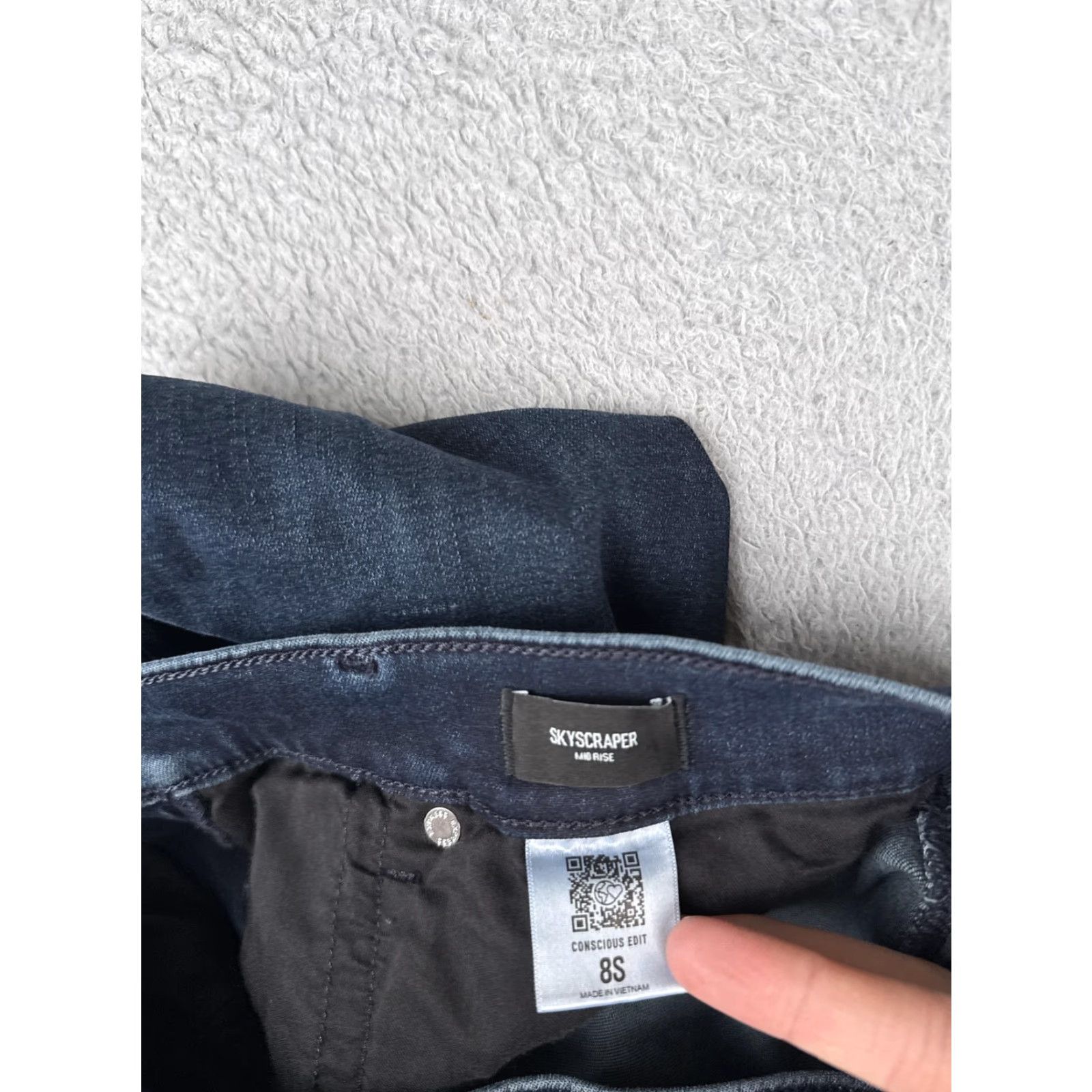 Express Express Jeans Womens Bootcut Denim 8S Mid Rise Dark Blue 28x29 City 5-Pocket Mens? No, Womens. Size 30" / US 8 / IT 44 - 7 Thumbnail