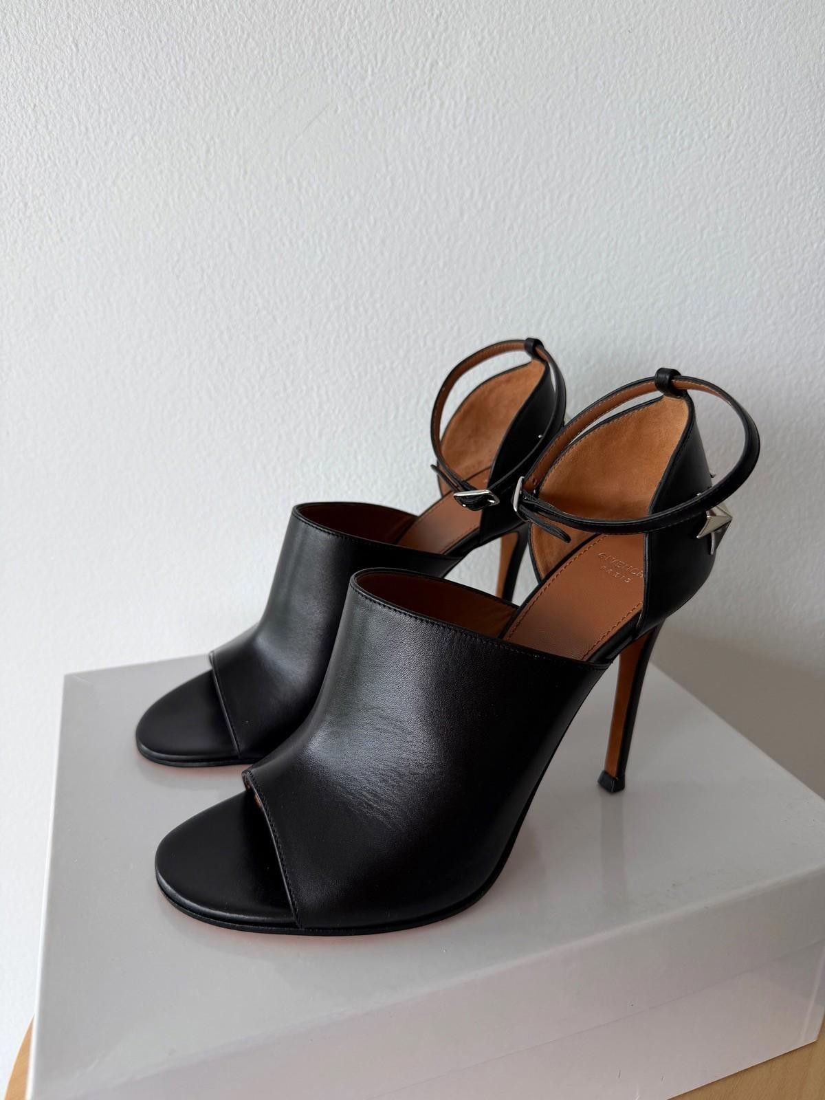 Givenchy new Givenchy womens stars sandals 10 heels shoes black 37 Size US 6 / IT 36 - 4 Thumbnail