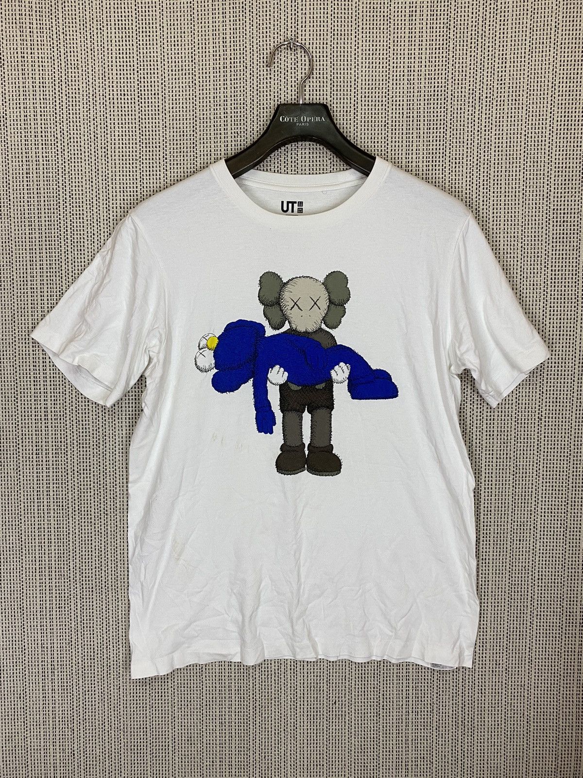 Kaws × Uniqlo 🔥Big size🔥kaws x uniqlo tshirt very rare Size US L / EU 52-54 / 3 - 1 Thumbnail