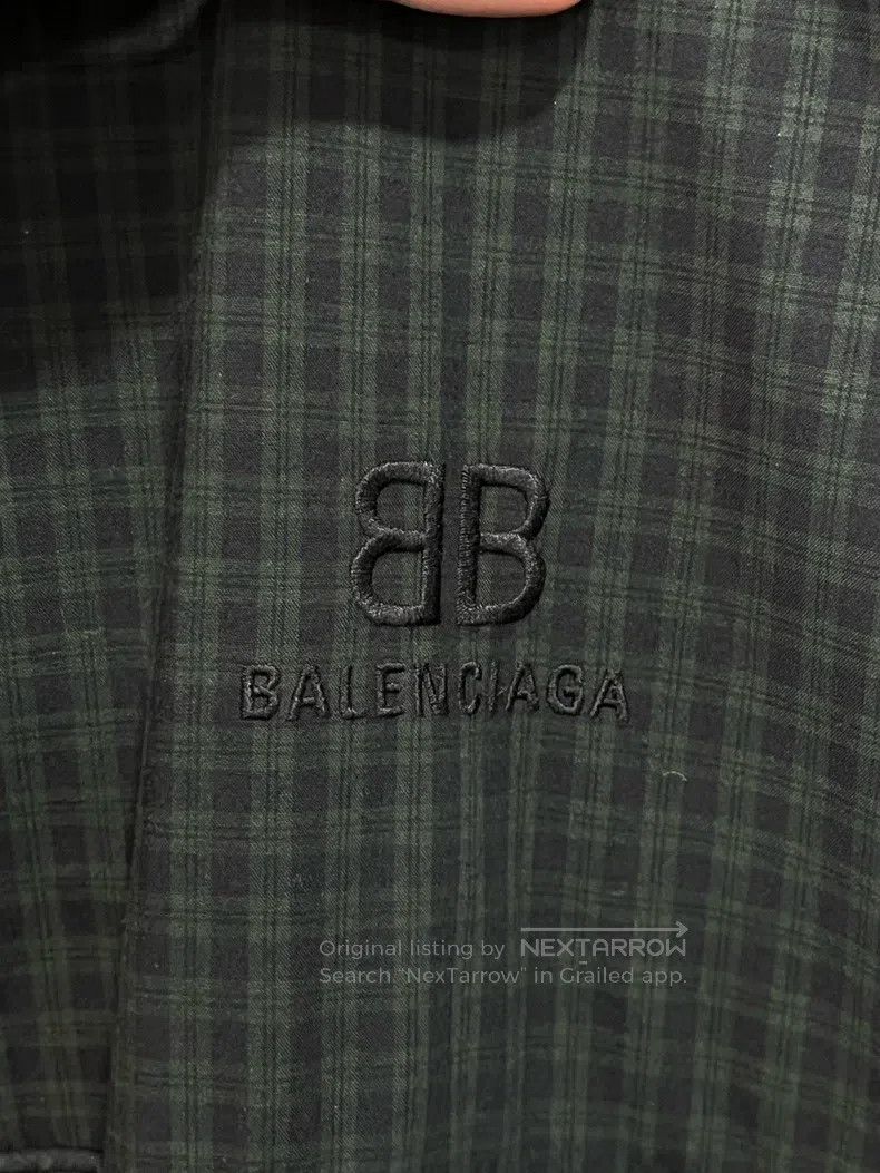 Balenciaga Balenciaga Black and white checkered casual zipper stand c Size US S / EU 44-46 / 1 - 7 Thumbnail