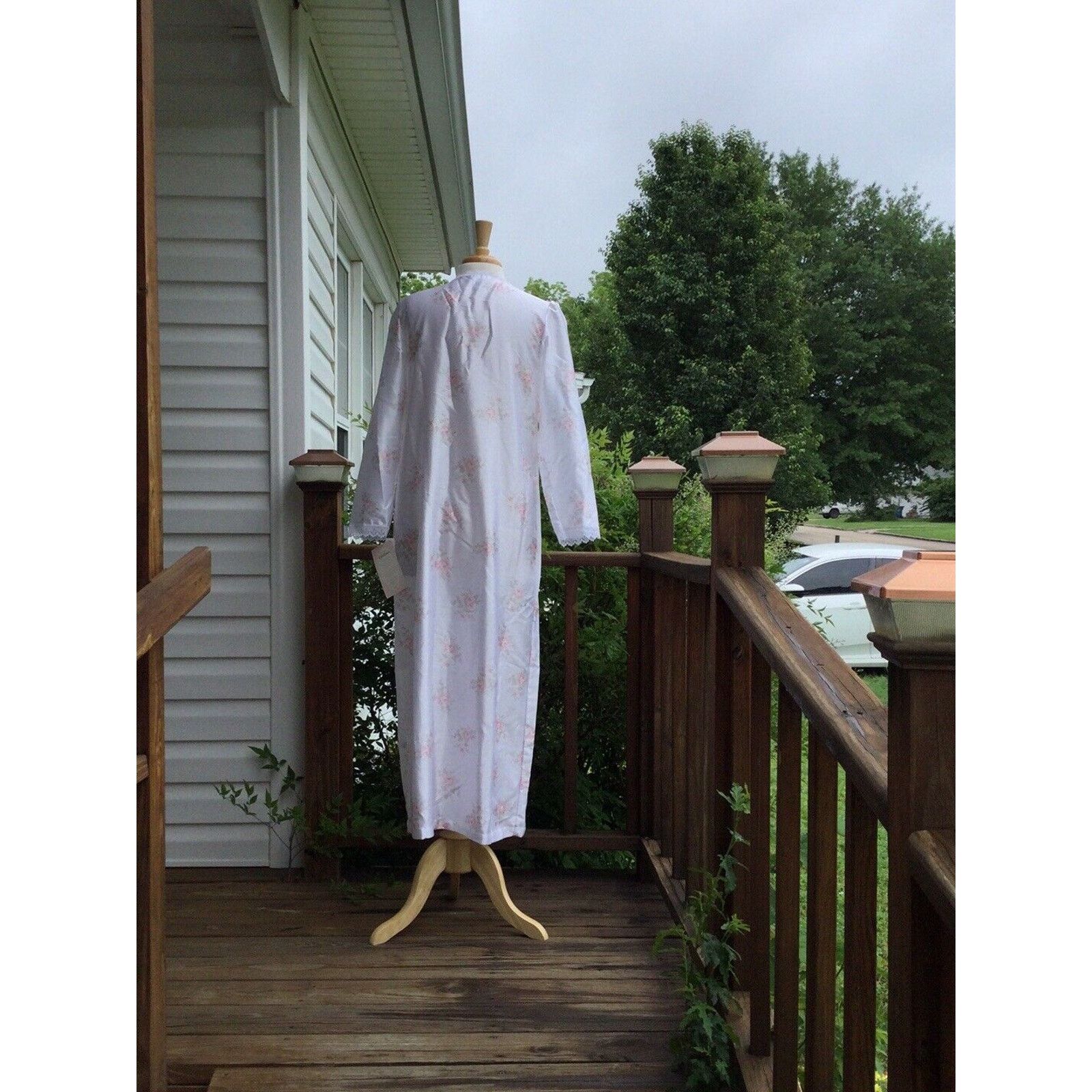 Other Barbizon White Floral Bethany Gown Nightgown Size Small NWT Size ONE SIZE - 7 Thumbnail