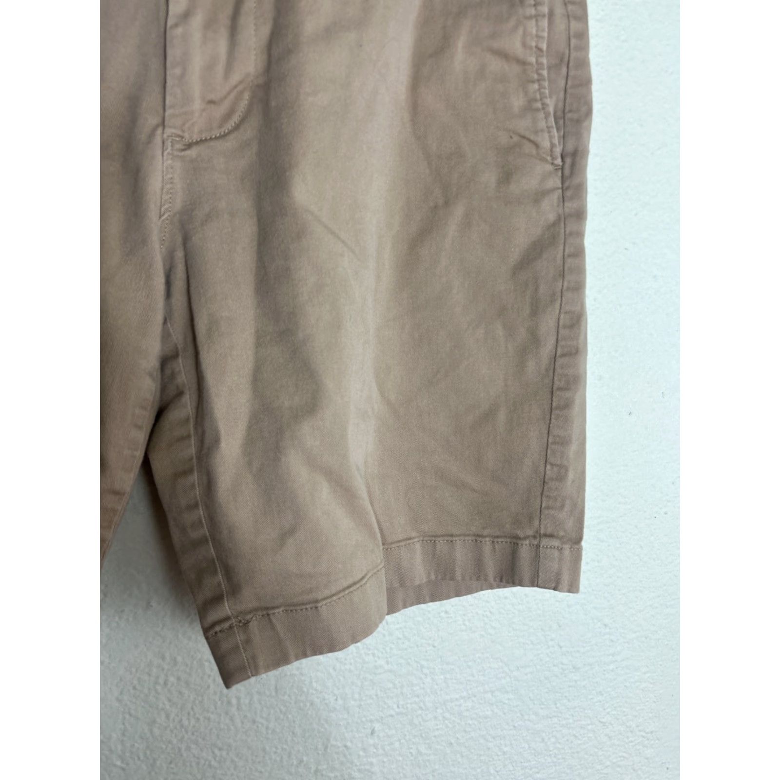 J.Crew J.CREW Chino Shorts Mens 33 Beige Khaki Cotton Elastane Regular 8" Inseam Zip Flat Front Stains Size US 33 - 7 Thumbnail