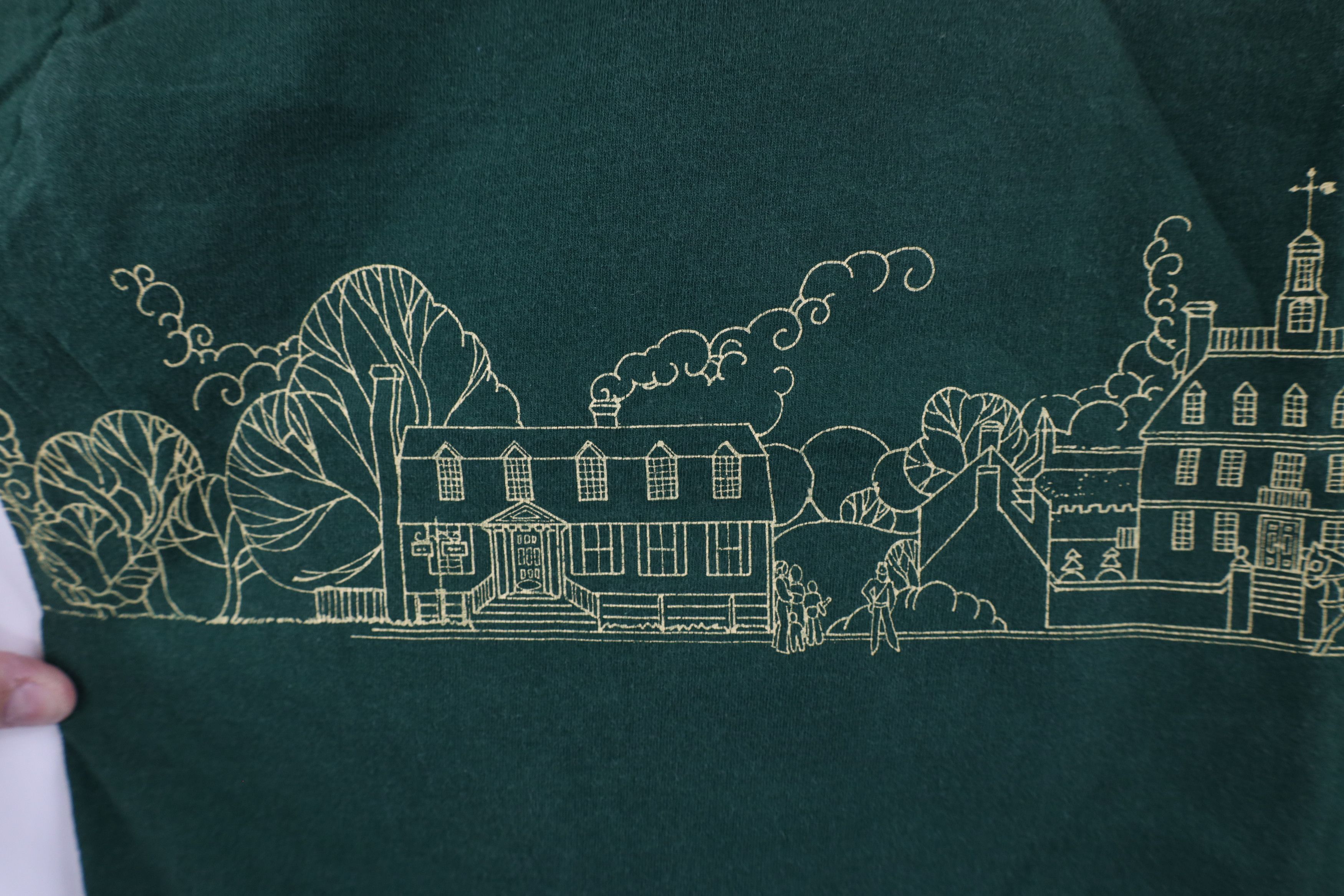 Vintage Vintage 90s Streetwear Williamsburg T-Shirt Green USA Size US XXL / EU 58 / 5 - 5 Thumbnail