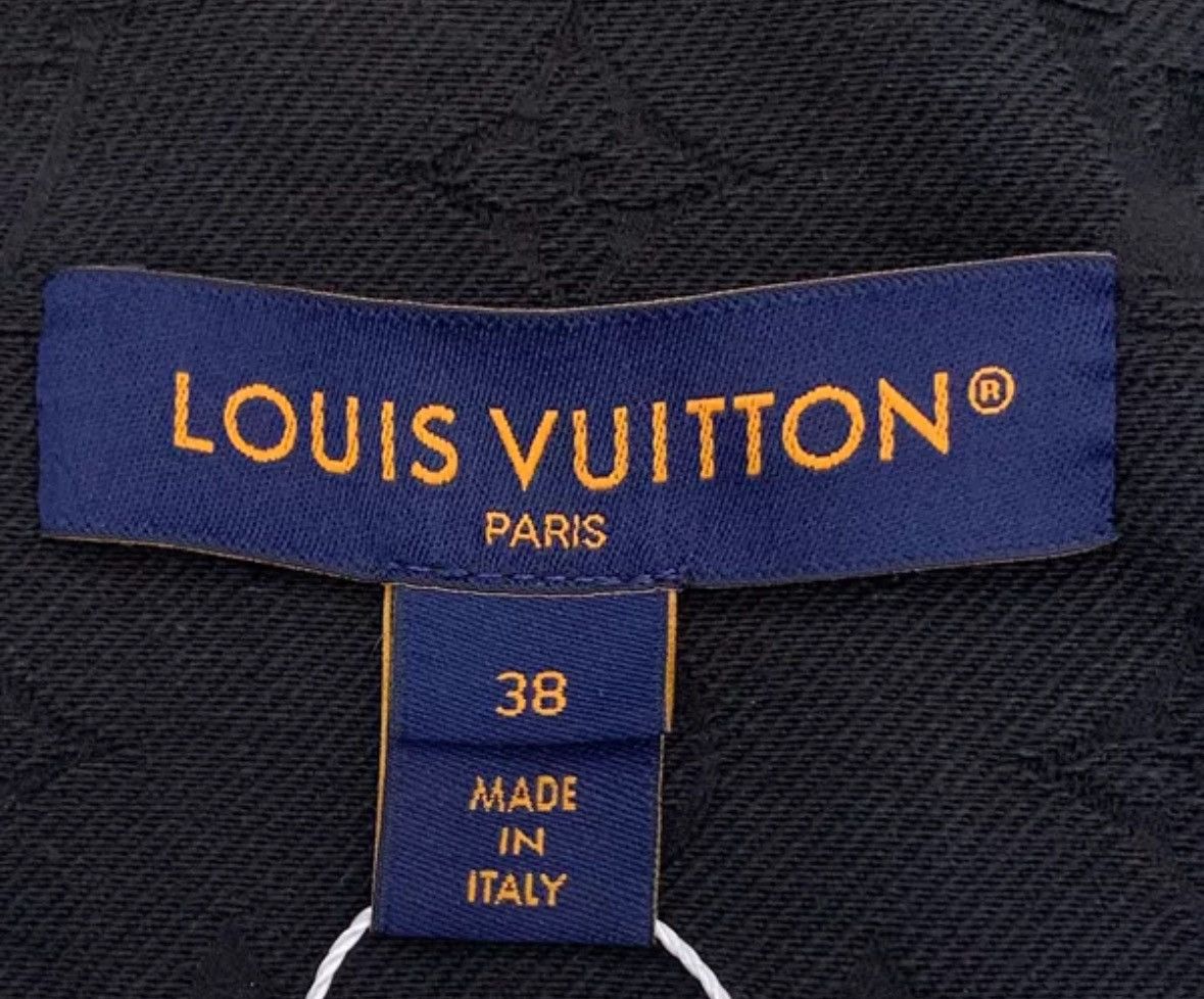 Louis Vuitton Louis Vuitton Lv 24 black logo vintage breasted collar Size US S / EU 44-46 / 1 - 6 Thumbnail