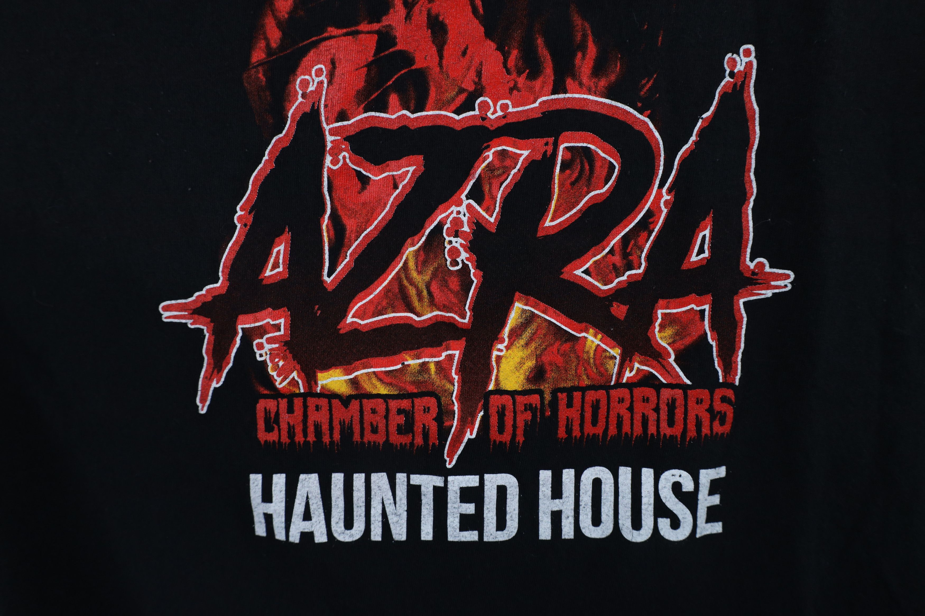 Vintage Vintage Streetwear Chamber of Horrors Haunted House T-Shirt Size US L / EU 52-54 / 3 - 5 Thumbnail