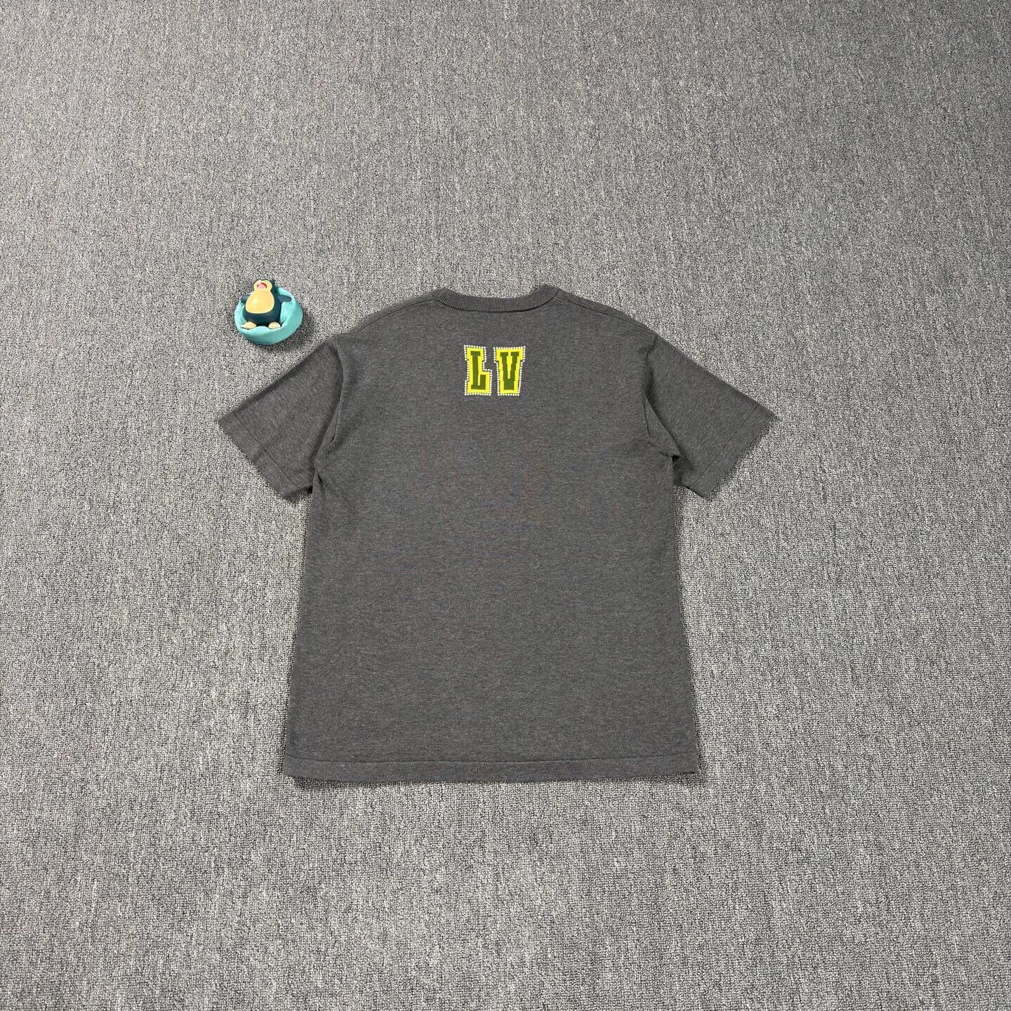 Louis Vuitton LV 25 DogClaw Beaded Gray SS S Size US S / EU 44-46 / 1 - 2 Thumbnail