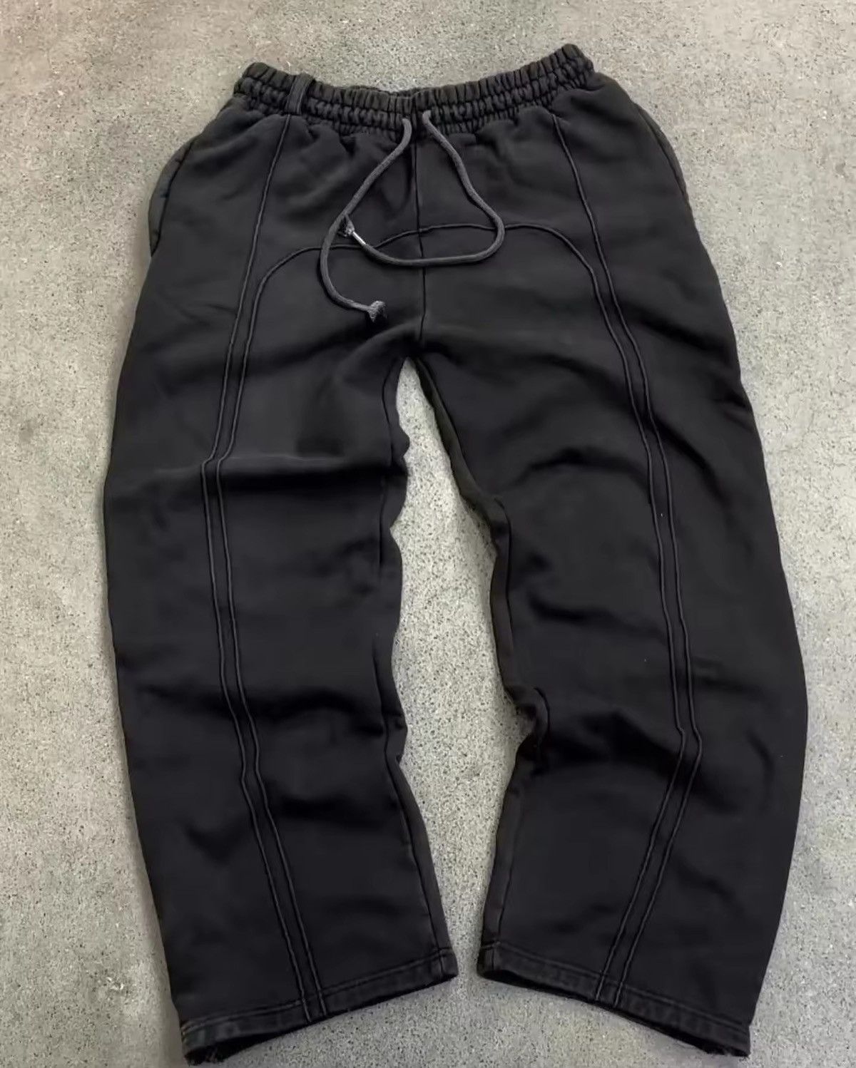 Japanese Brand × Other Embroidered Wideleg Sweatpants Size US 28 / EU 44 - 1 Thumbnail