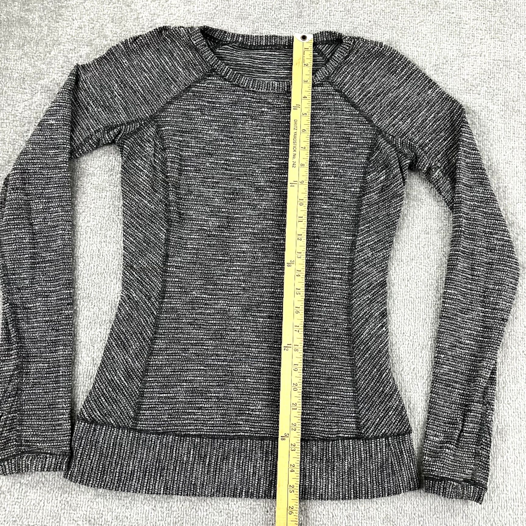 Lululemon LULULEMON Top Womens Size 6 Black Gray Race your Pace Running Pullover Crew Neck Shirt Womens Regular Size 6 Gray Pullover Casual Sports Size M / US 6-8 / IT 42-44 - 5 Thumbnail