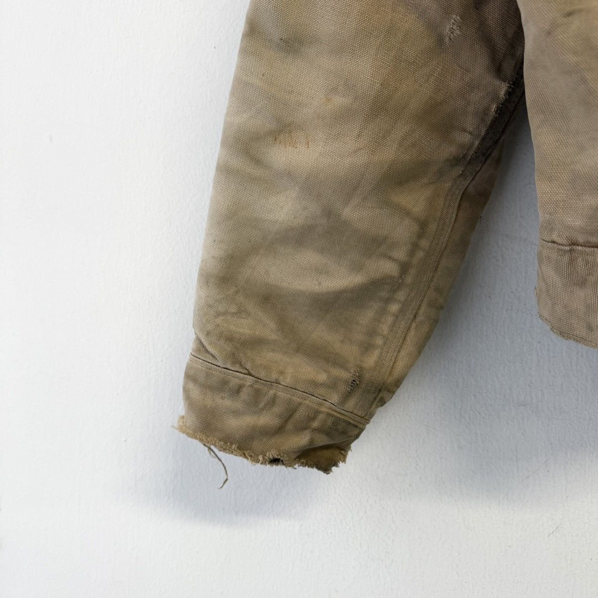 Carhartt Vintage Distressed Thrashed J09 BRN Holes Paint Jacket Size US L / EU 52-54 / 3 - 6 Thumbnail