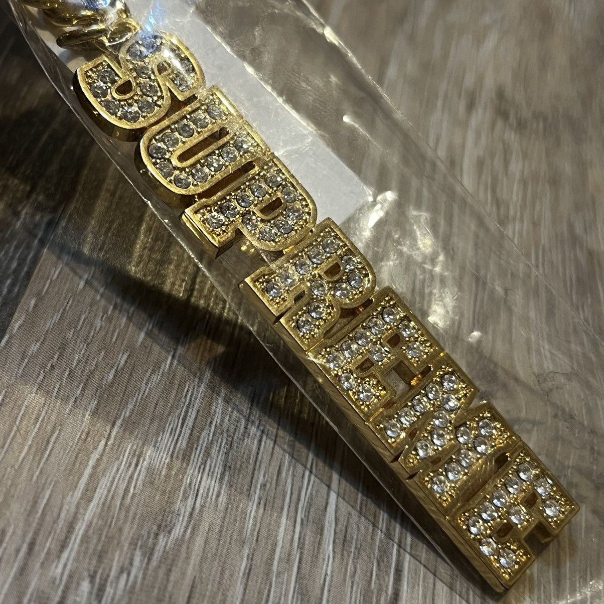 Supreme Supreme Block Logo Keychain Gold Size ONE SIZE - 6 Thumbnail