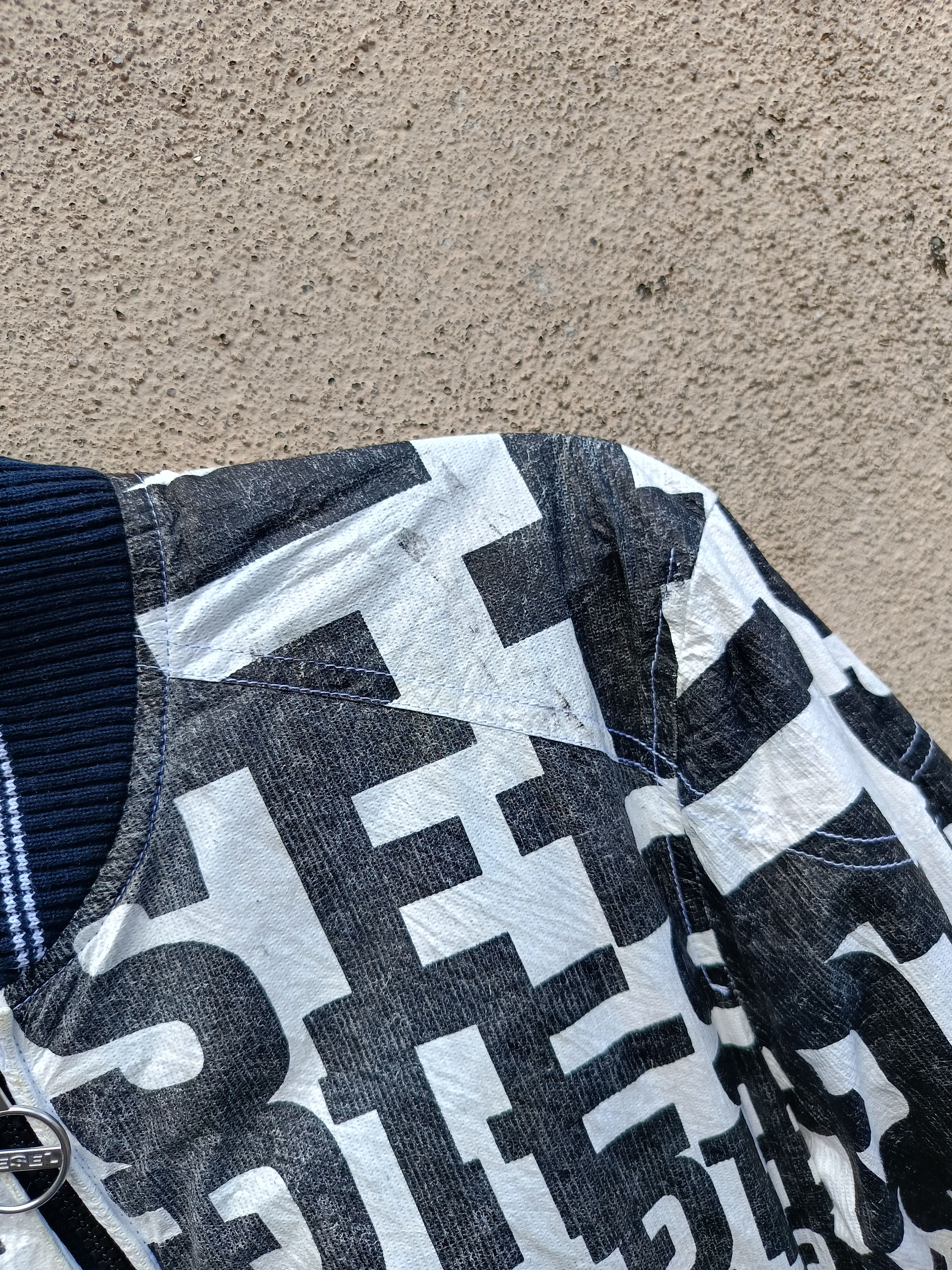 Diesel DIESEL MONOGRAM SPELLOUT BOMBER JACKET NYLON Size US S / EU 44-46 / 1 - 8 Thumbnail