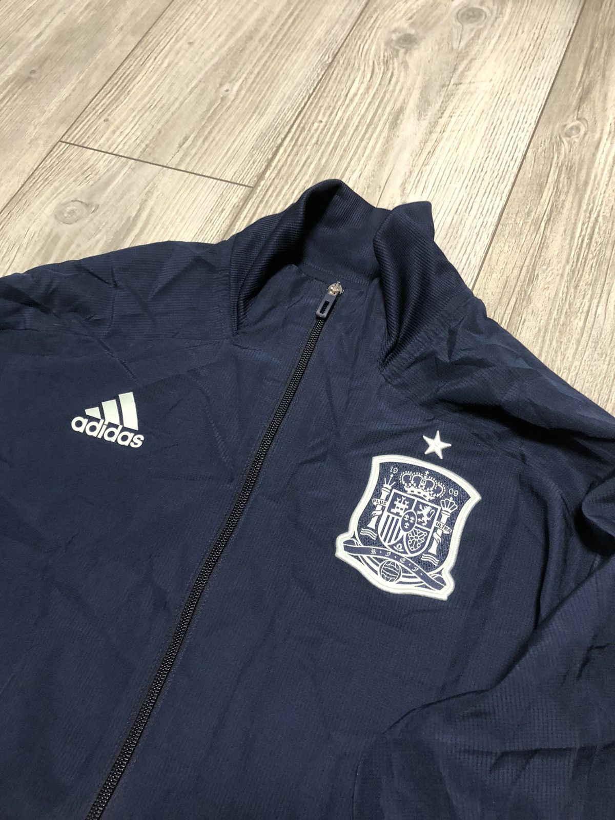 Vintage Vintage Adidas Spain Football Team Light Jacket Size L Size US L / EU 52-54 / 3 - 4 Thumbnail
