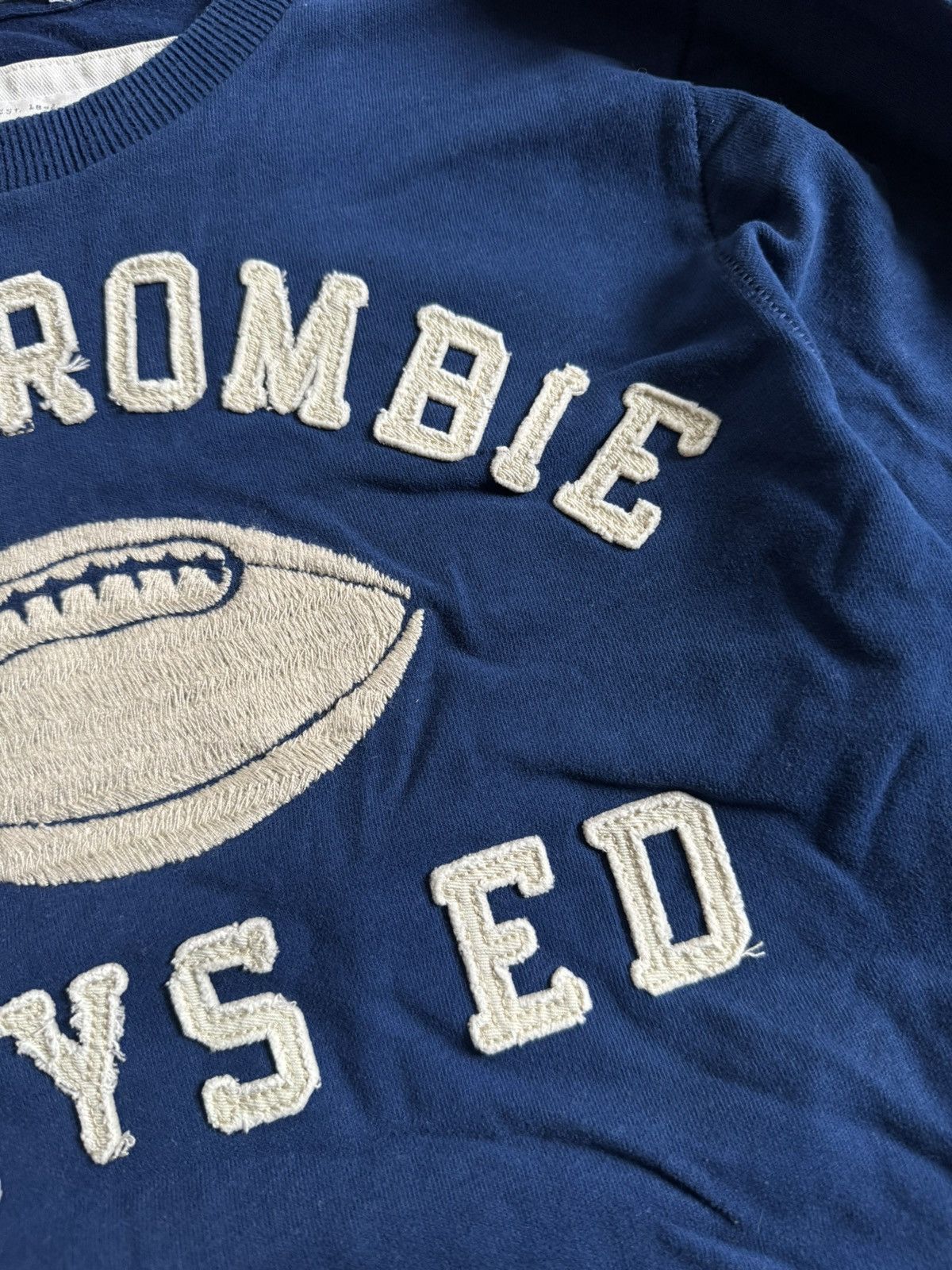 Abercrombie & Fitch Abercrombie & Fitch M/size sweatshirt jumper crewneck Y2K Size US M / EU 48-50 / 2 - 8 Thumbnail