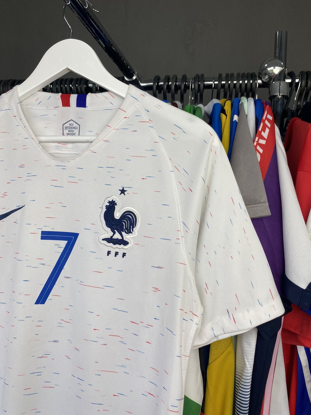 Nike 2018/19 NIKE FRANCE #7 GRIEZMANN AWAY SOCCER FOOTBALL JERSEY Size US S / EU 44-46 / 1 - 4 Thumbnail