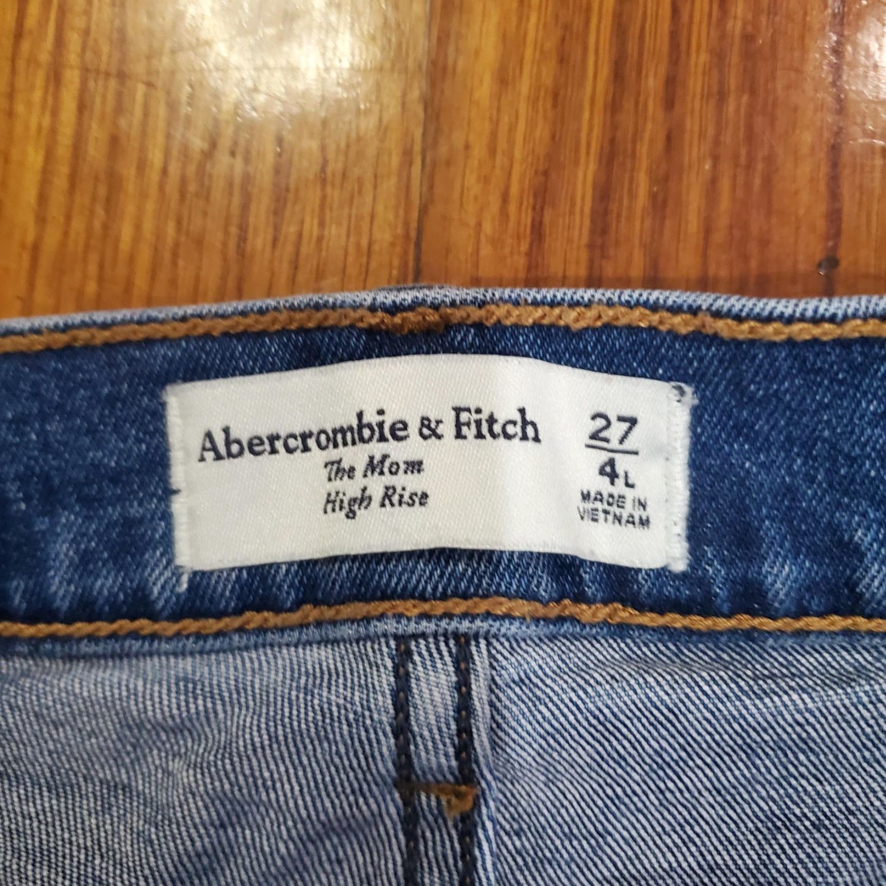 Abercrombie & Fitch Abercrombie & Fitch Jeans The Mom High Rise Womens 4 Long Blue Ripped Knee 27 Size 27" / US 4 / IT 40 - 7 Thumbnail