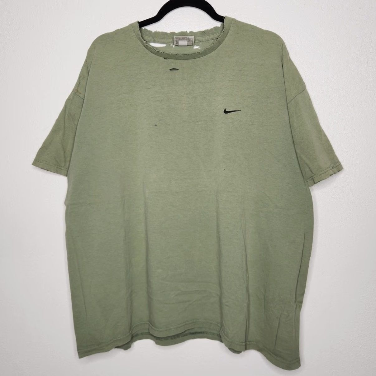 Nike VINTAGE Nike Shirt Distressed Grunge Swoosh Green Nature Thrashed XL Unisex Adults Size US XL / EU 56 / 4 - 2 Thumbnail