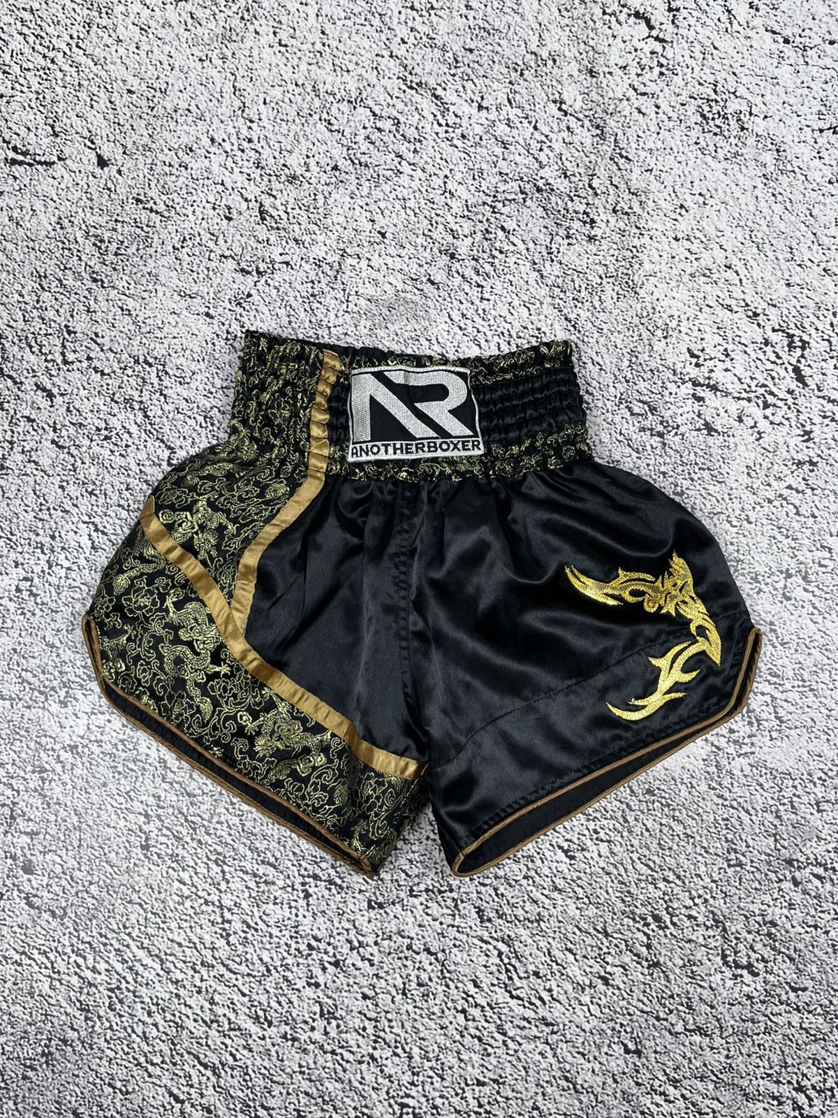 Japanese Brand VTG Muai Thai Kickboxing Fighter Shorts size M Size 28" / US 6 / IT 42 - 1 Thumbnail