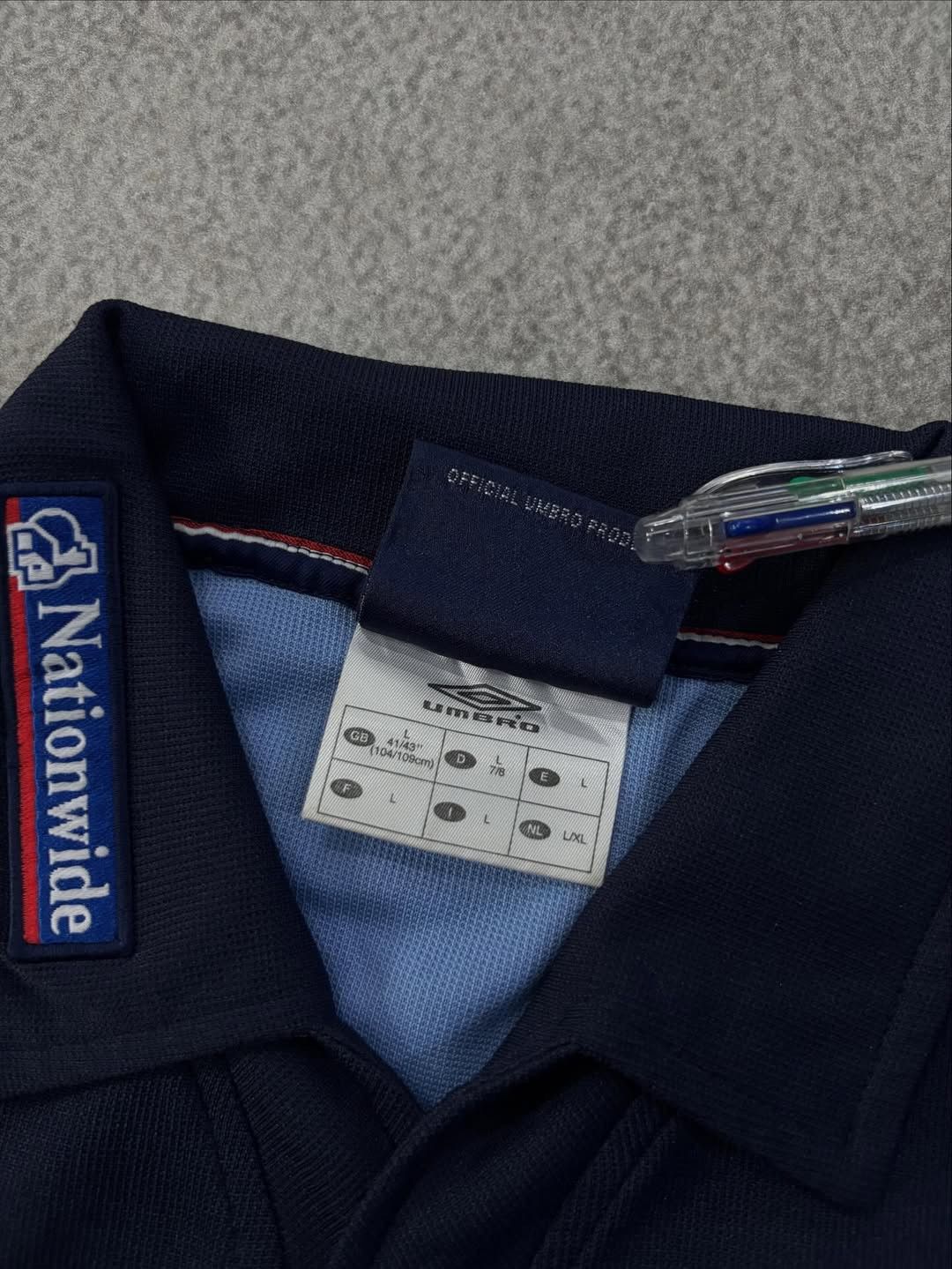 Umbro VINTAGE UMBRO X ENGLAND JERSEY NAVY Size US L / EU 52-54 / 3 - 5 Thumbnail