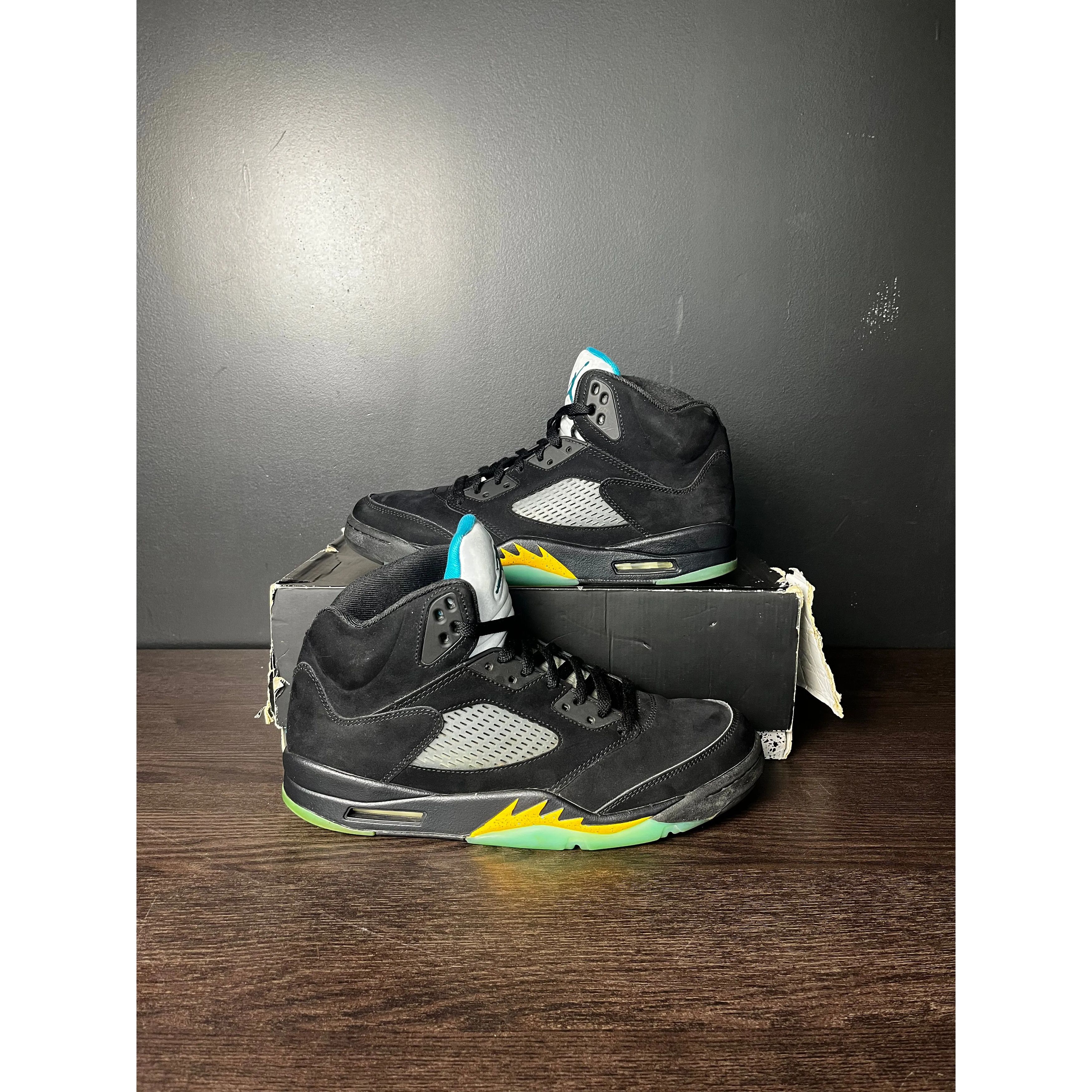 Jordan Brand Air Jordan 5 Retro "Aqua" **PRE-OWNED** Size US 11.5 / EU 44-45 - 1 Thumbnail