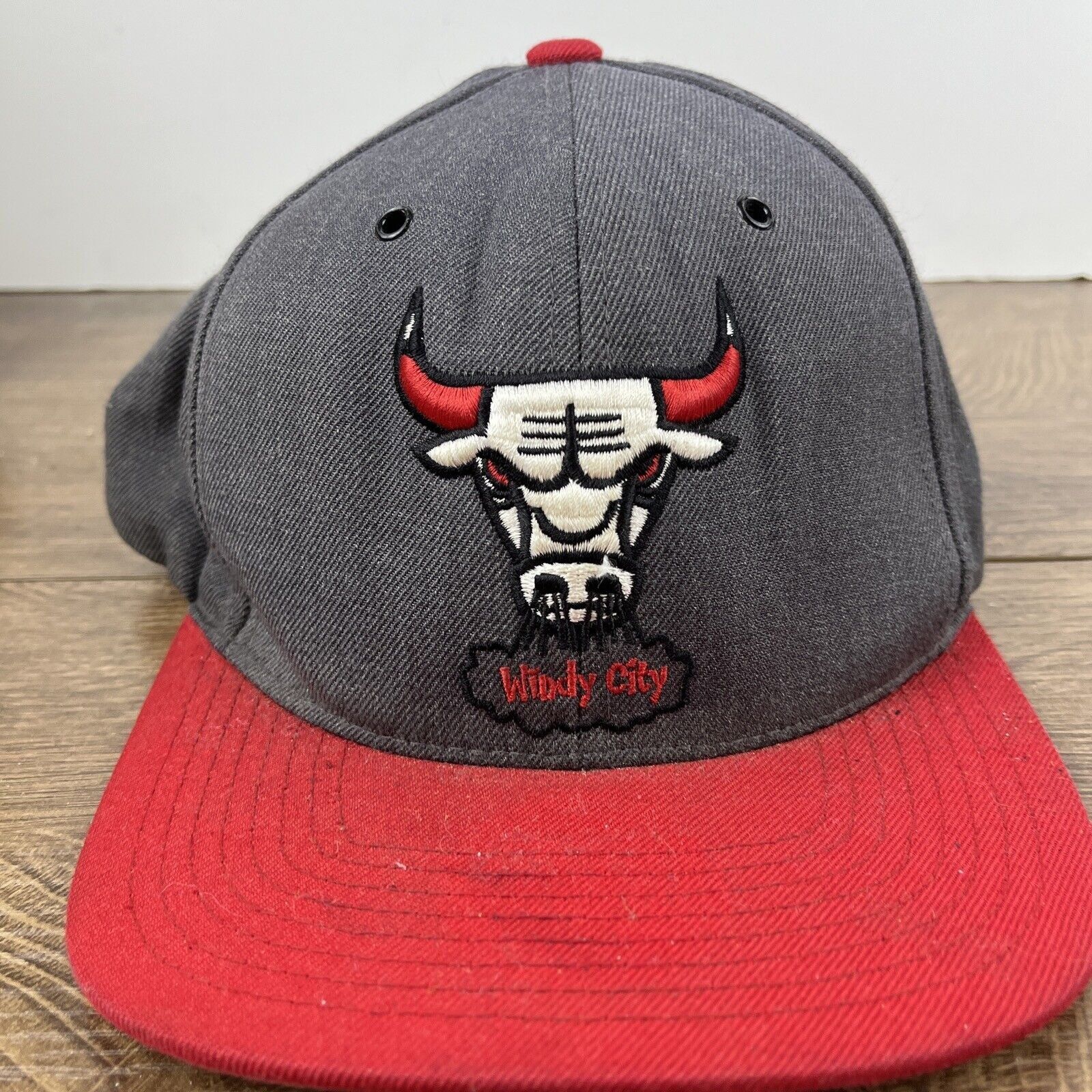 Mitchell & Ness Chicago Bulls Snapback Hat Mitchell & Ness Gray Adjustable H Size ONE SIZE - 6 Thumbnail