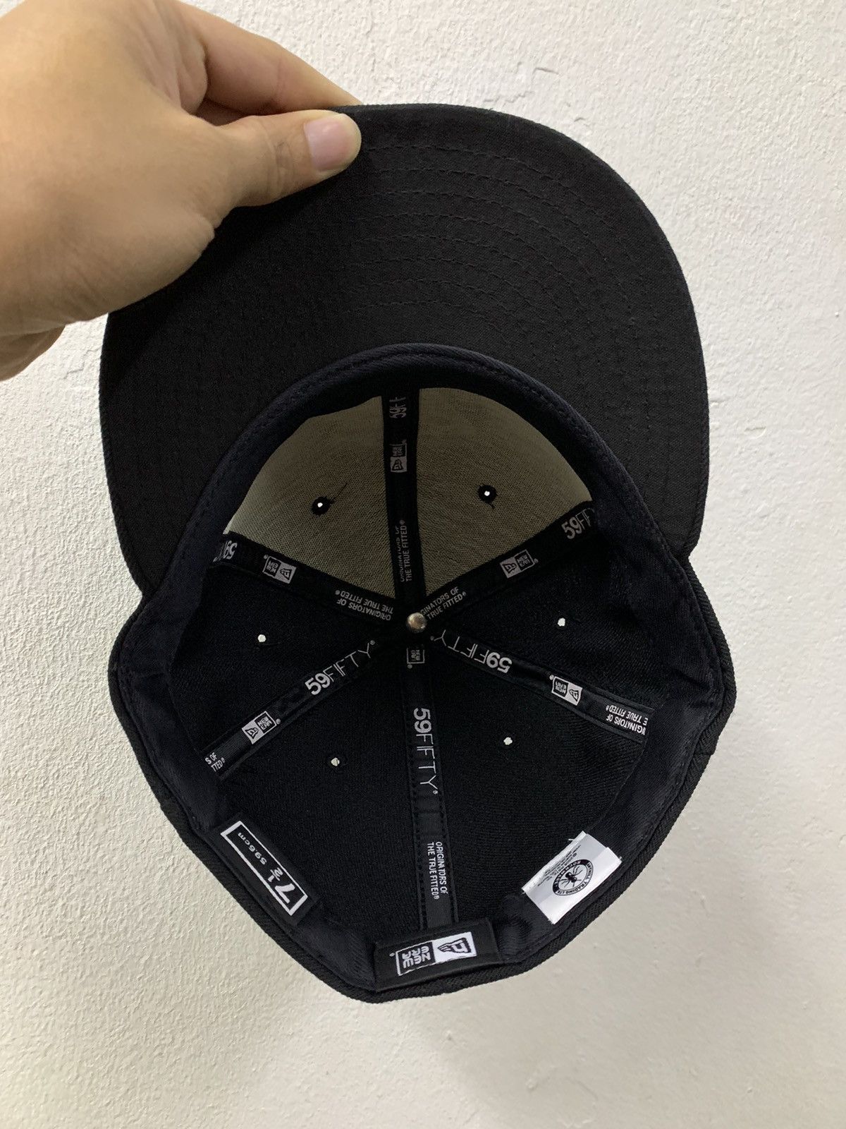 New Era × The Rolling Stones New Era The Rolling Stone Black On Black Full Cap Size ONE SIZE - 9 Thumbnail