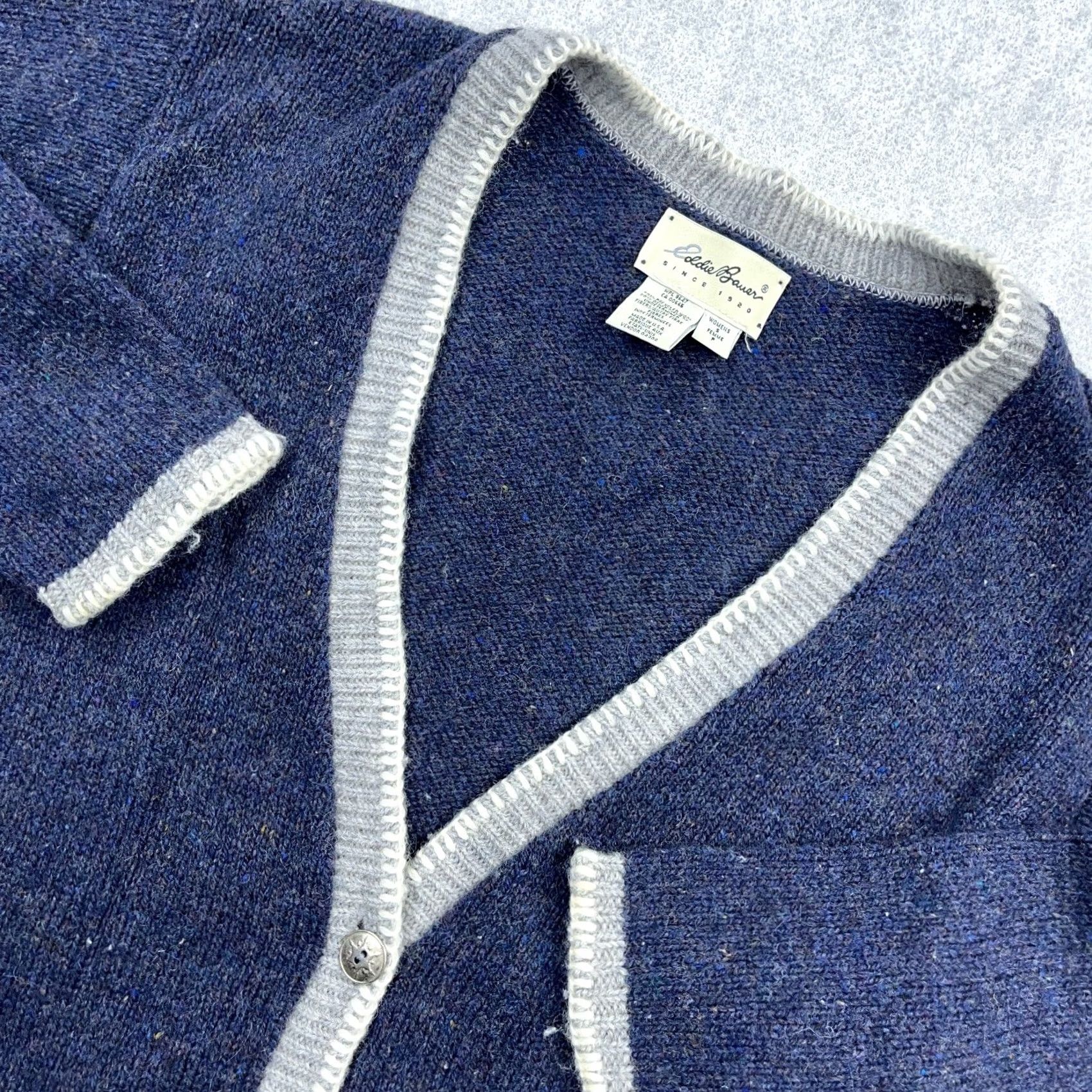 Eddie Bauer VINTAGE Eddie Bauer Cardigan Sweater Women Small Blue Wool Knit 90s Made In USA Size S / US 4 / IT 40 - 2 Thumbnail