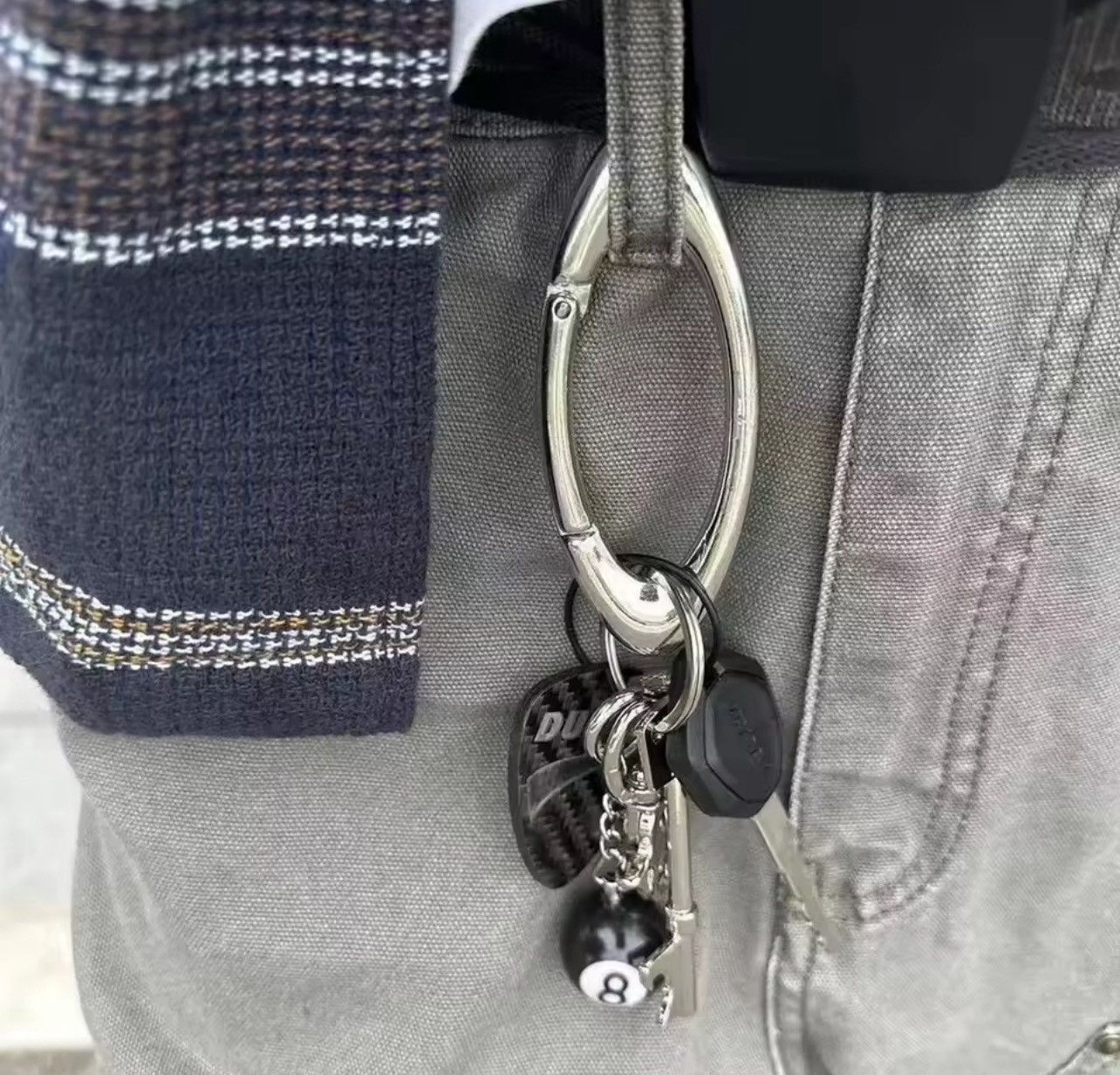Other Y2k Silver Keychain Essential Icon Carabiner Size ONE SIZE - 3 Thumbnail