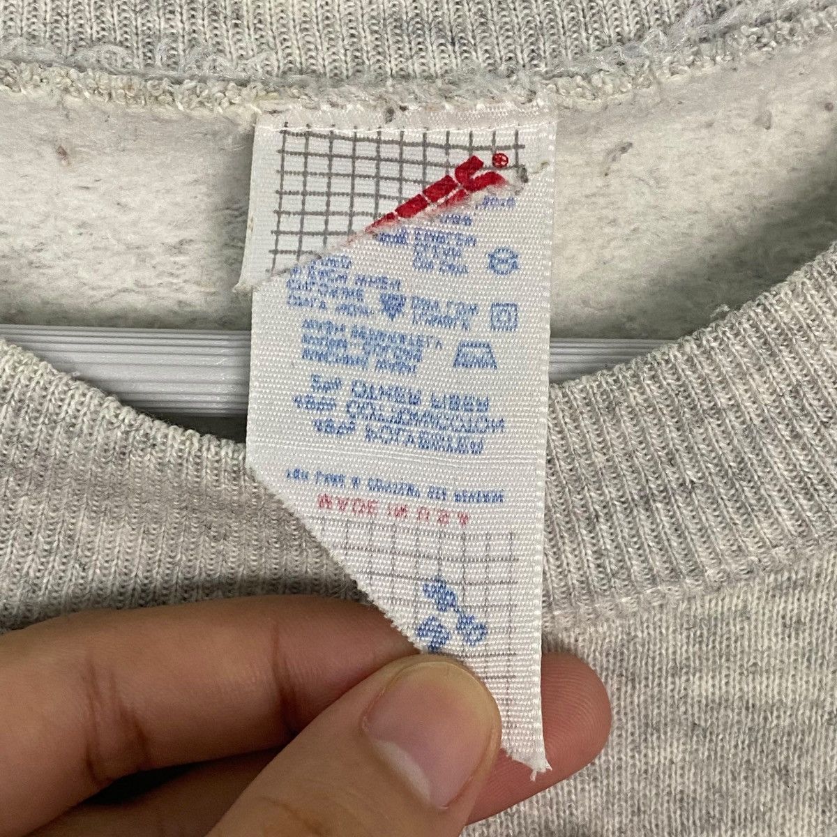 Vintage Vintage Champion Crewneck Sweatshirt Grey Pullover Size M Size US M / EU 48-50 / 2 - 5 Thumbnail