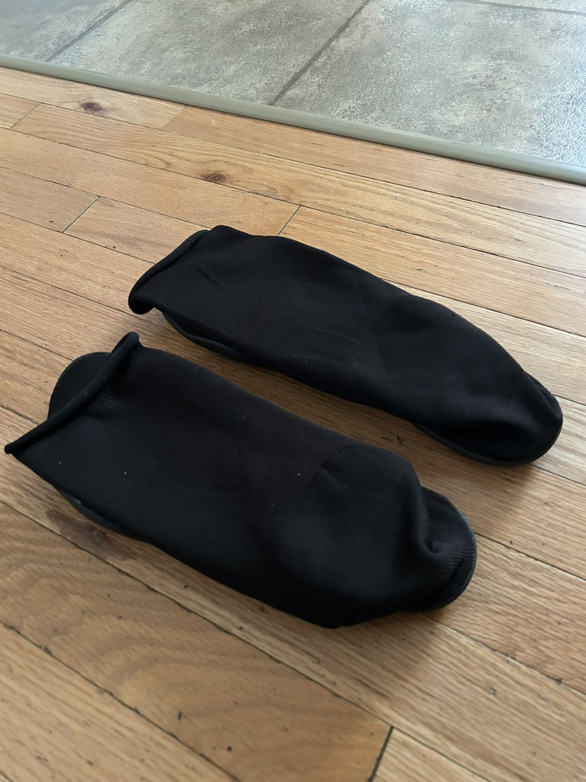 Yeezy Yeezy Black Pods size 3 new never worn. 11-13 mens Size US 11 / EU 44 - 6 Thumbnail
