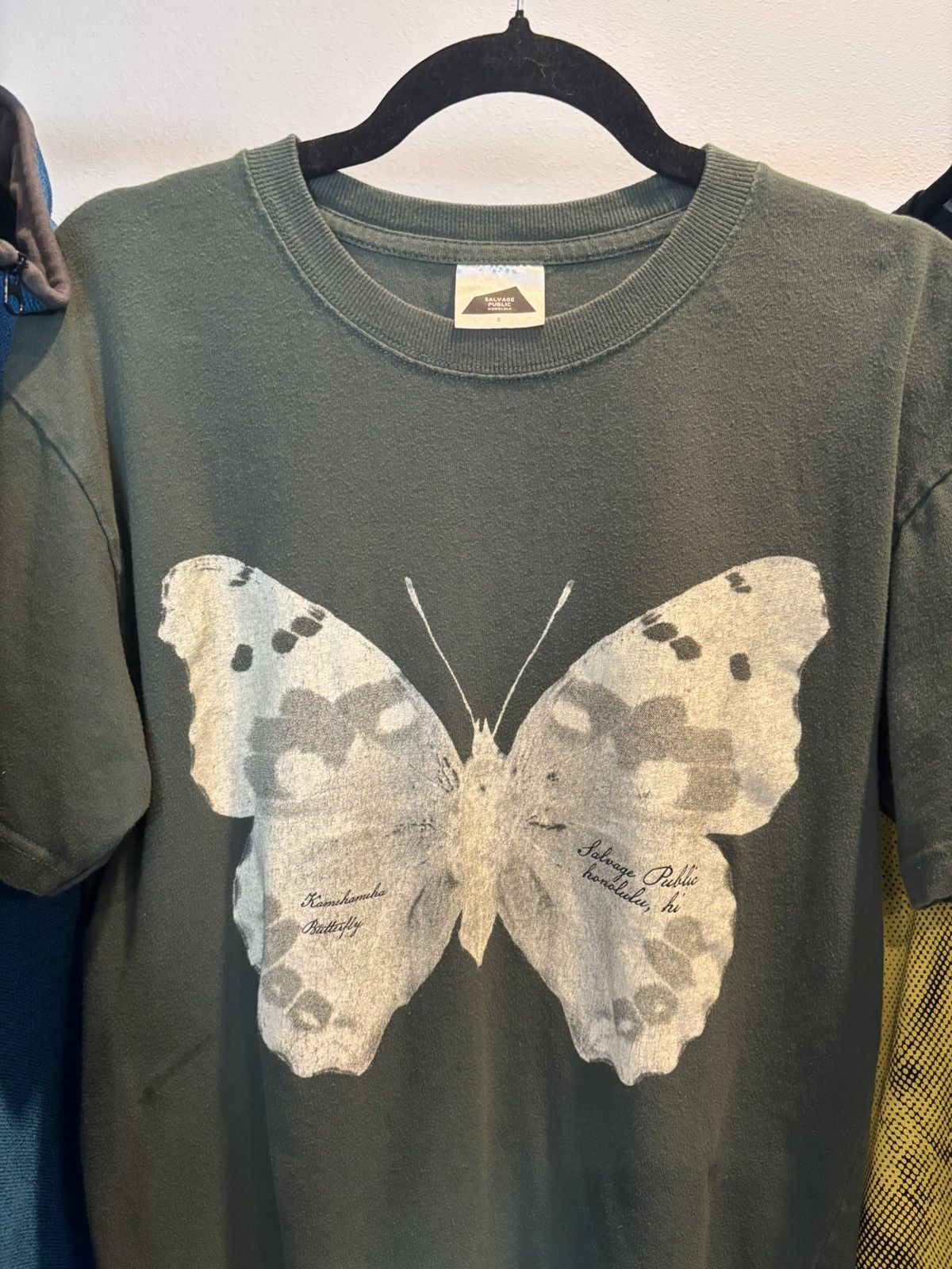 Japanese Brand Salvage Public Honolulu Kamehameha Butterfly T-shirt 🦋 Size US S / EU 44-46 / 1 - 5 Thumbnail